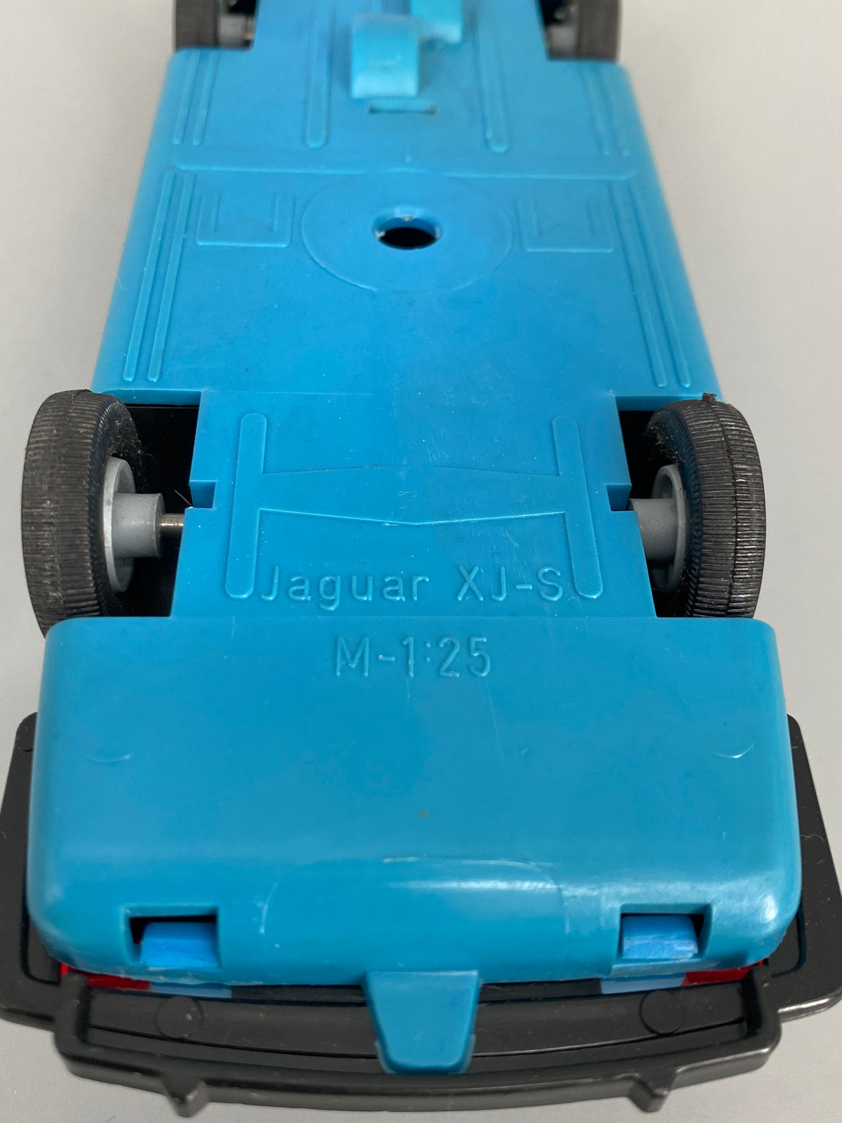 Modellauto eines Jaguar XJ-S von der VEB Anker Mechanik, DDR 1970er