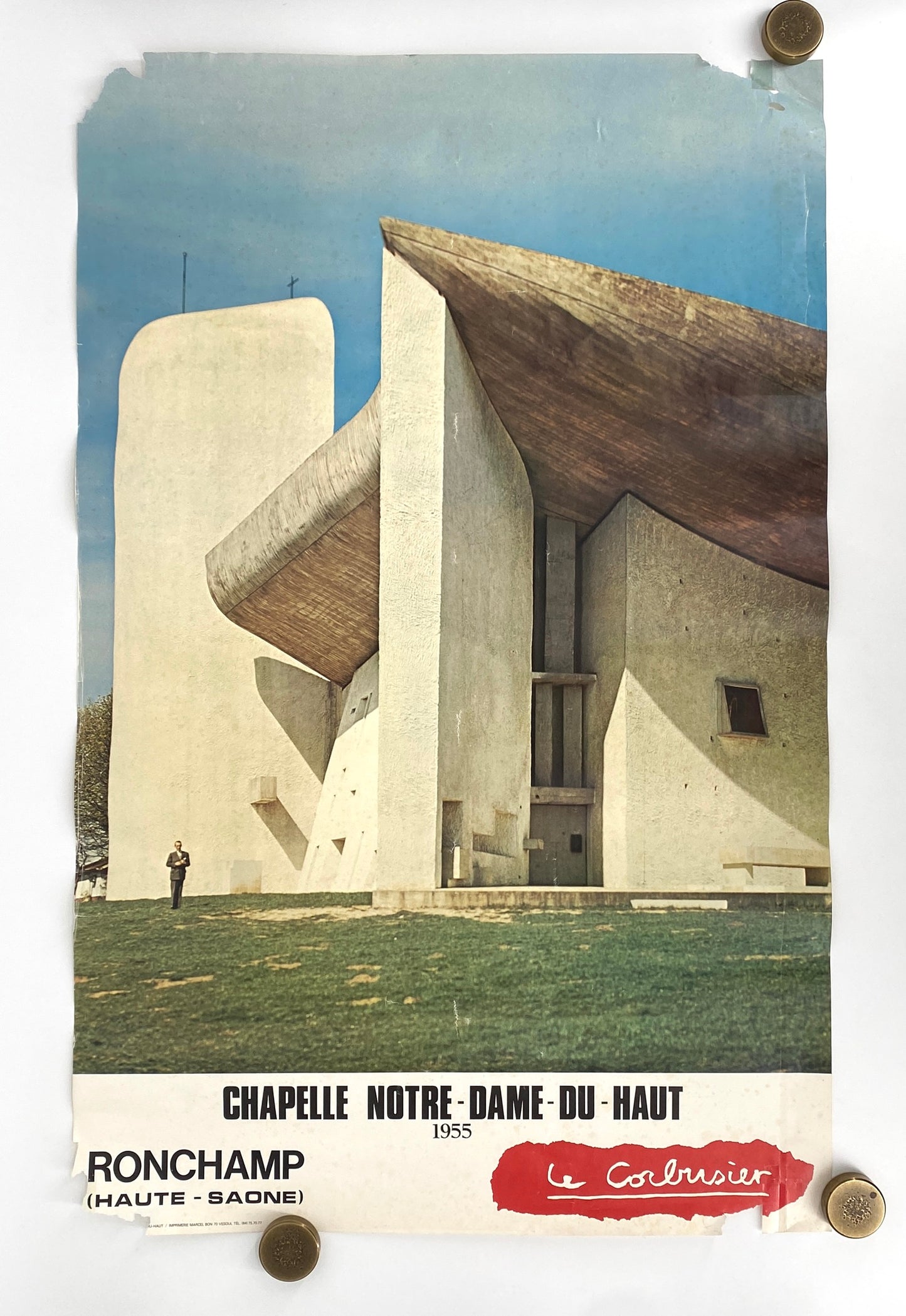 2 Architektur Plakate von der Kapelle-Notre-Dame-du-Haut in Ronchamp, die von Le Corbusier (1887–1965) entworfen wurde