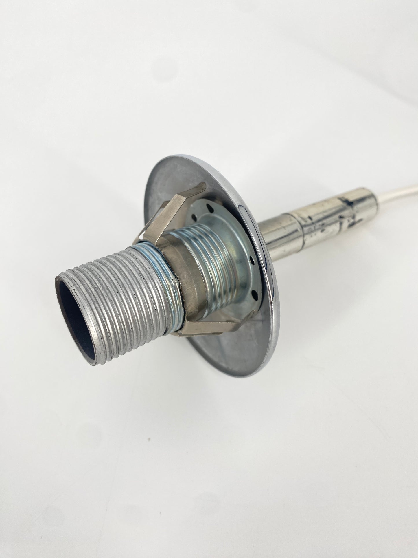 Tischlampe / Kugellampe aus weißem Opalglas mit chromfarbener Fassung, 70er