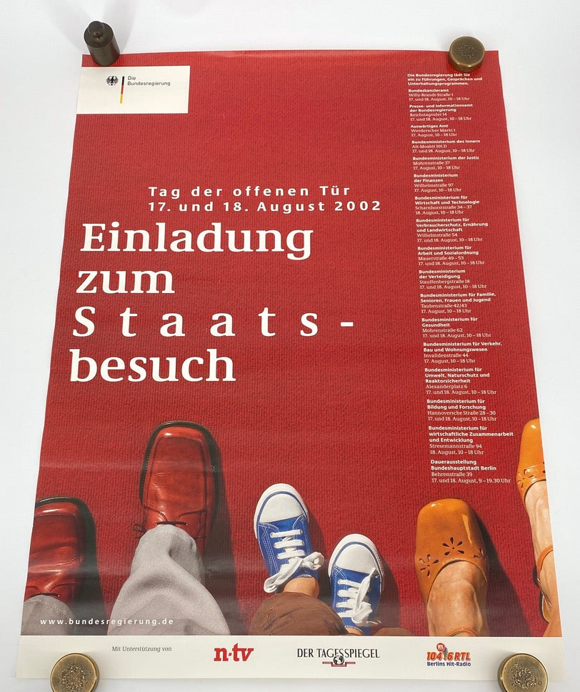 Plakat der Bundesregierung zum "Tag der offenen Tür"Berlin, Deutschland 2002