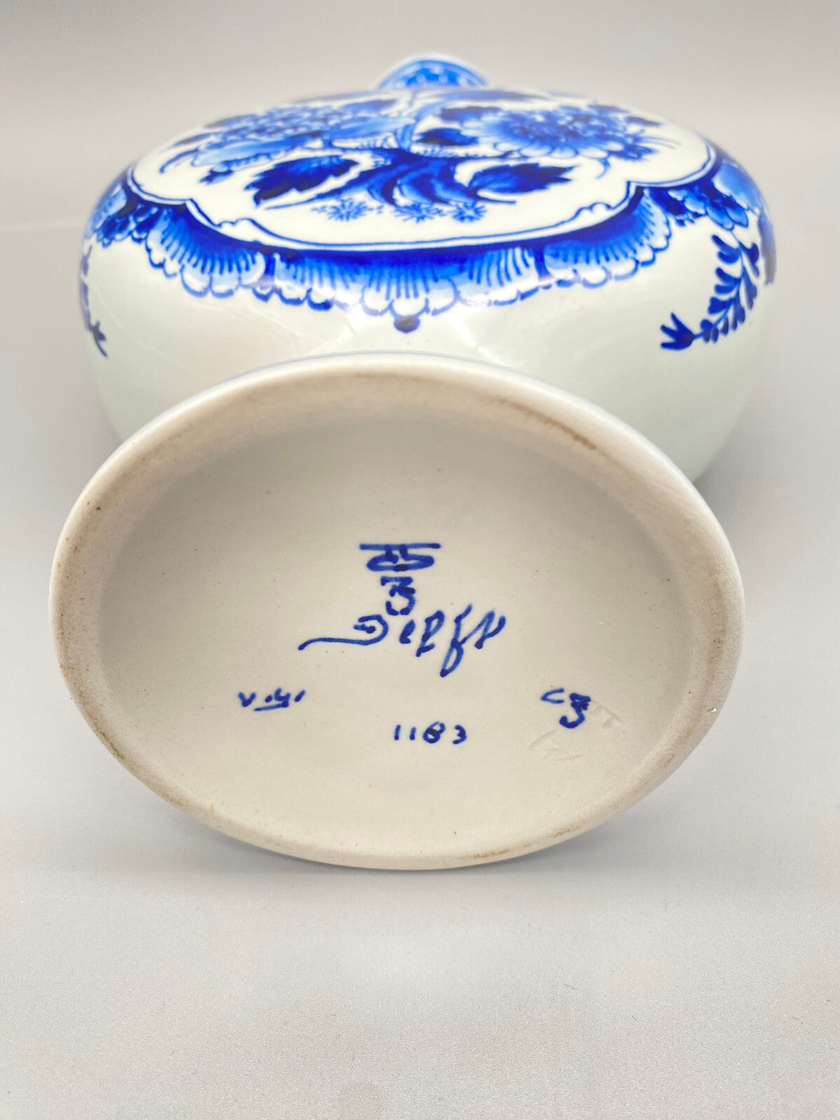 DE PORCELEYNE FLES FAYENCE VASE KRUG ROYAL DELFT BLAU HANDBEMALT STEMPELMARKE