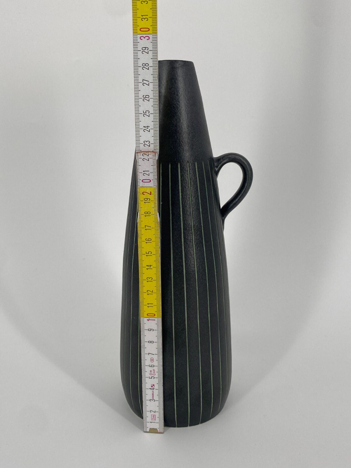 * STUDIOKERAMIK HENKEL VASE KRUG GESTREIFT MATT ANTHRAZIT 29CM
