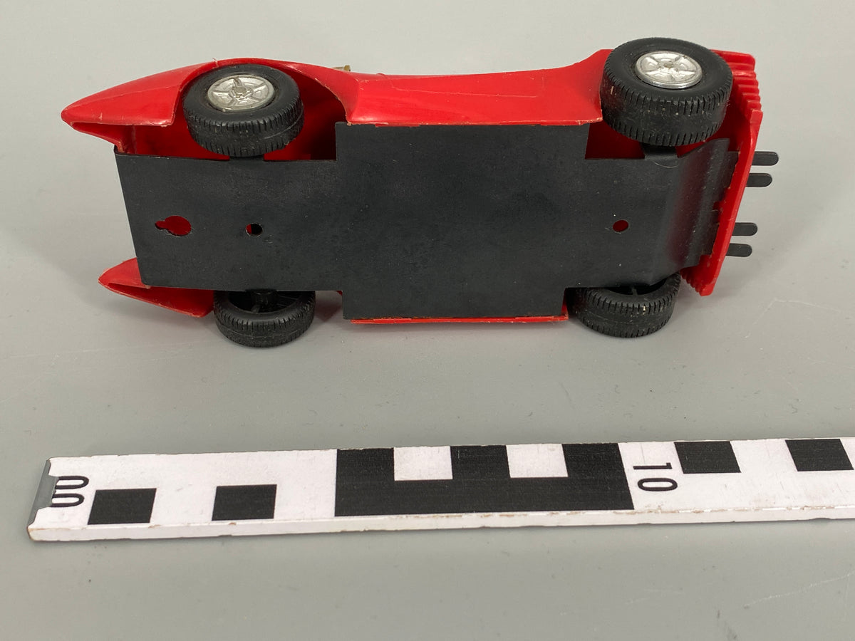 Spielzeug-Auto Ferrari P5 (Rot) 1:32 von der VEB Prefo Dresden in der seltenen Friktions-Version, DDR 1970er