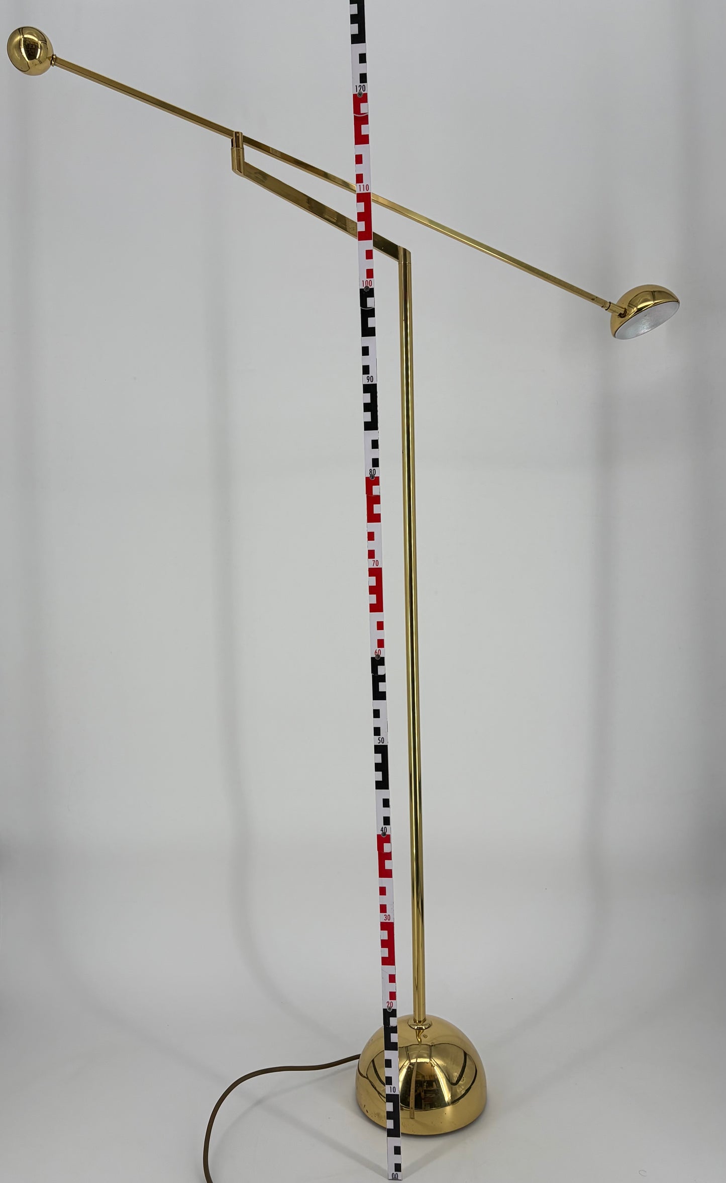 Balance Stehlampe. mit Schwenkarm von Sölken Leuchten in gold, Deutschland 1980er