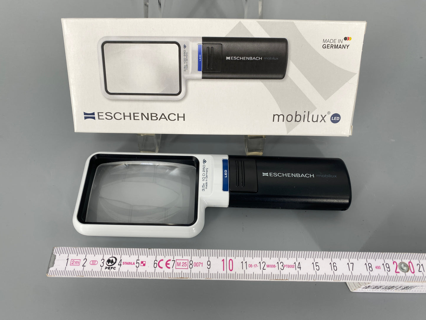 Lesehilfe bzw. Lupe mit LED-Beleuchtung. ESCHENBACH MOBILUX in OVP und zwei extra Lichtfarben warm/kalt.