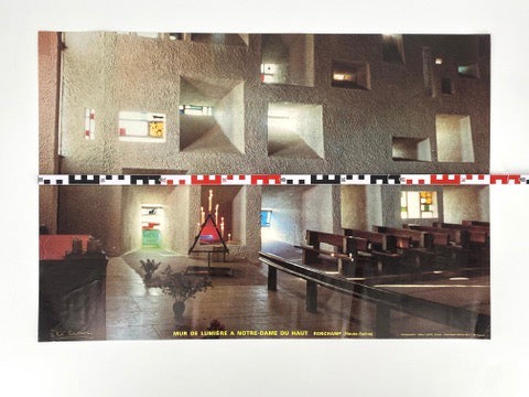 2 Architektur Plakate von der Kapelle-Notre-Dame-du-Haut in Ronchamp, die von Le Corbusier (1887–1965) entworfen wurde
