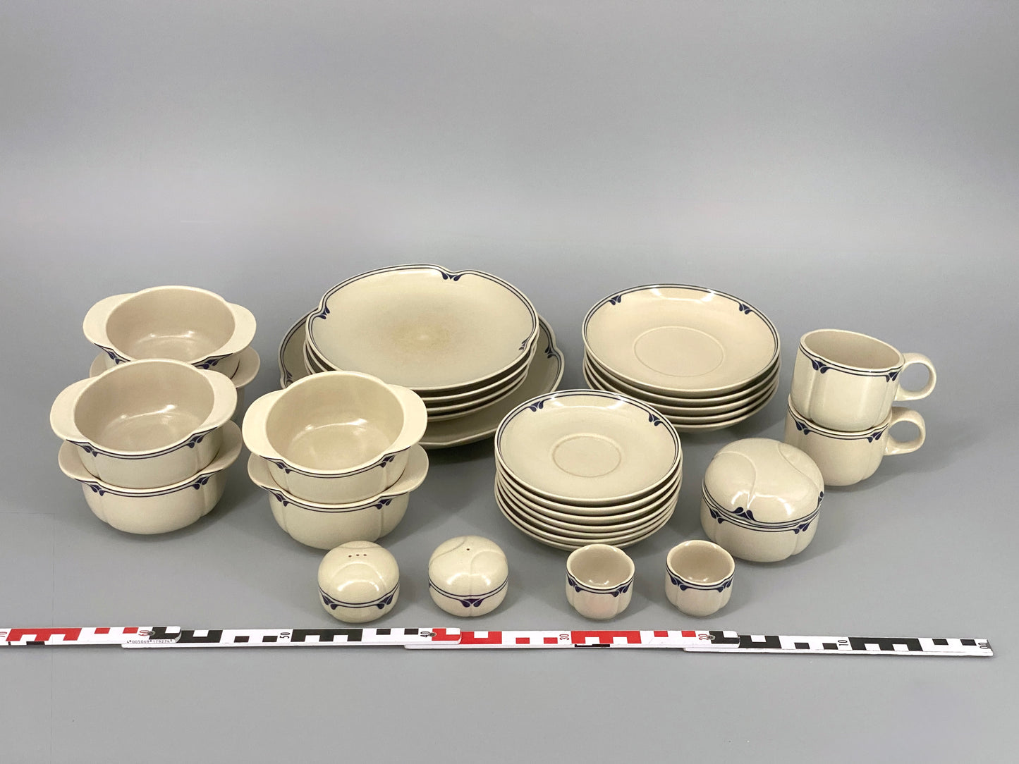30 Teiliges Service "Form ohne Namen" Astrid von Bjørn Wiinblad für Rosenthal, 1970er