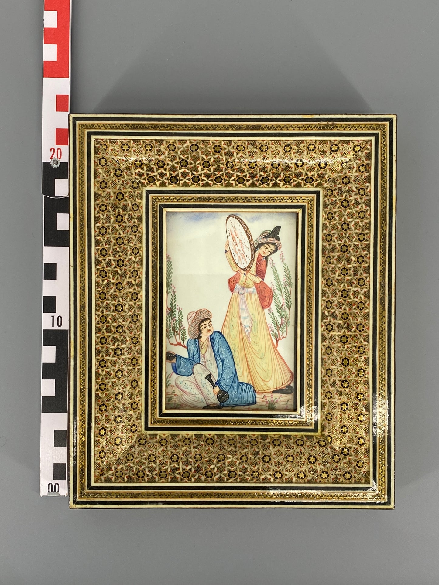 Miniaturgemälde "Trommlerin" aus Persien in Khatami-Intasien-Rahmen