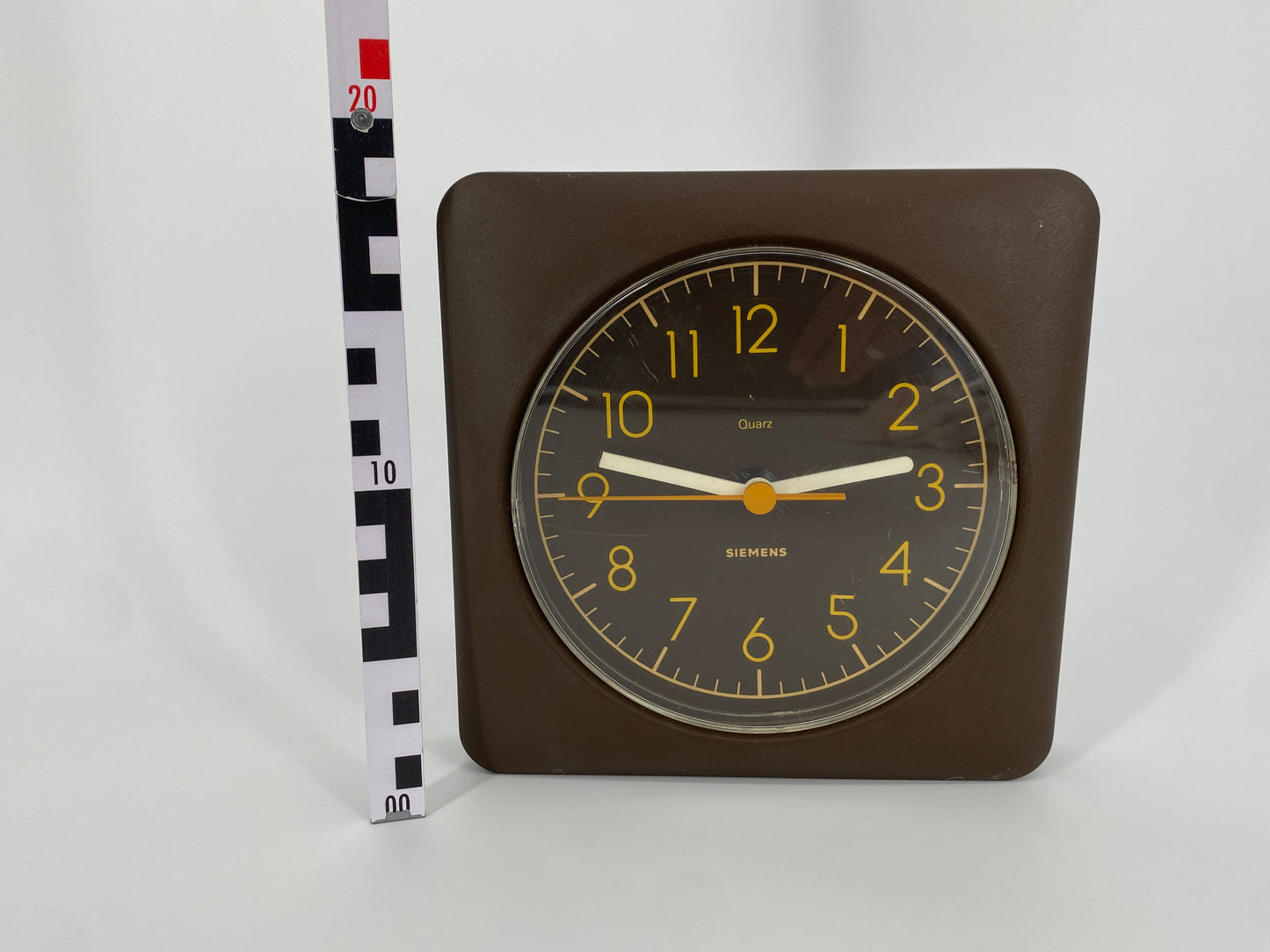 Wanduhr von Siemens im 1970er Jahre Design, Deutschland