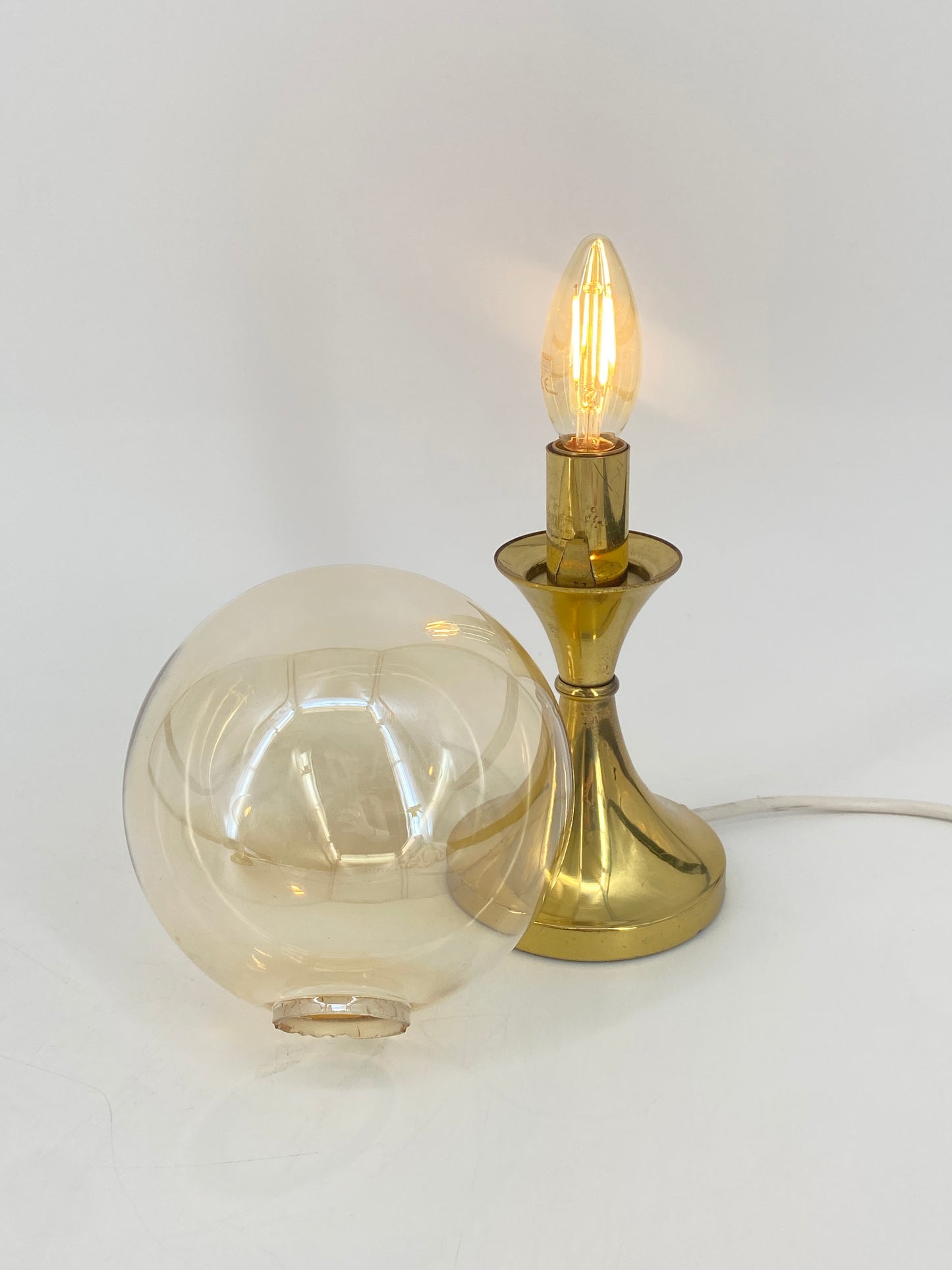 Messing Tischlampe mit Glaskugel von Sölken Leuchten, 1950er Jahre