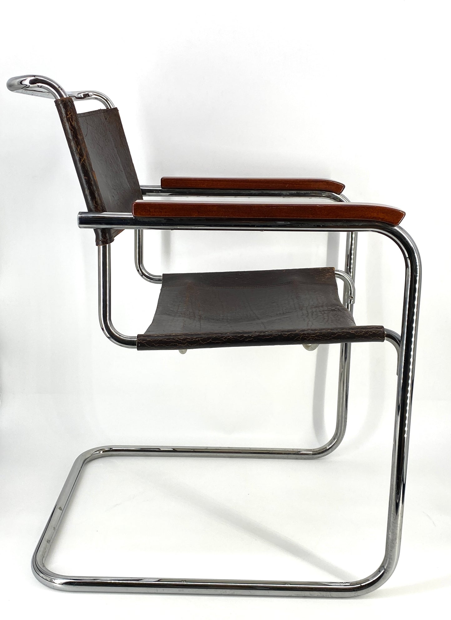 Thonet Freischwinger S34, Entwurf von 1926, Mart Stam, Leder