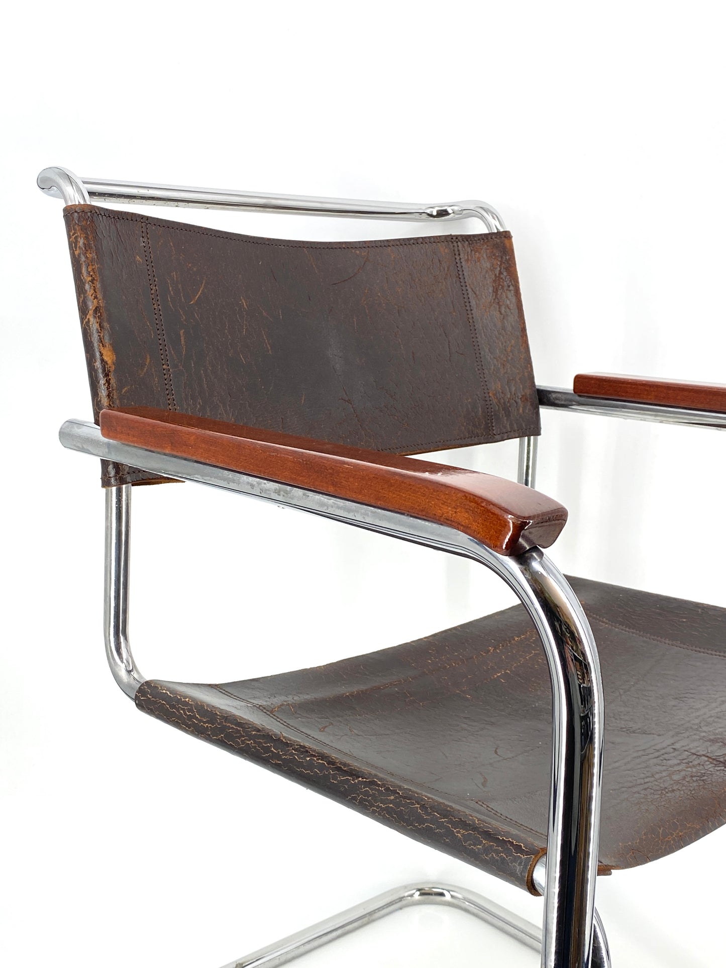 Thonet Freischwinger S34, Entwurf von 1926, Mart Stam, Leder
