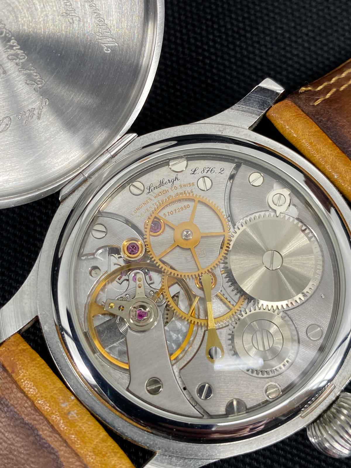 Stundenwinkeluhr von Longines, limitierte Sonderedition der Lindbergh-Kollektion mit einem Koffer, limitierte Flugzeugmodell aus Holz, Uhrenbox aus Holz, Buch von der Edition und ihren Papieren, inkl. Zertifikats
