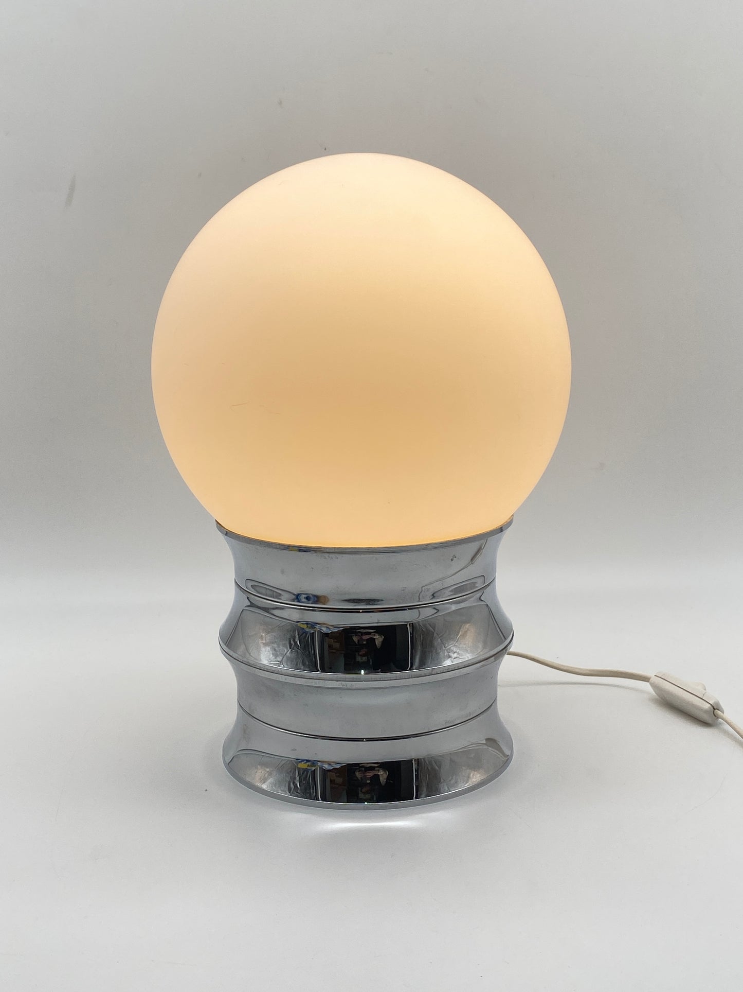 Kugellampe Opalglas von Narva, Space Age, DDR, 1978