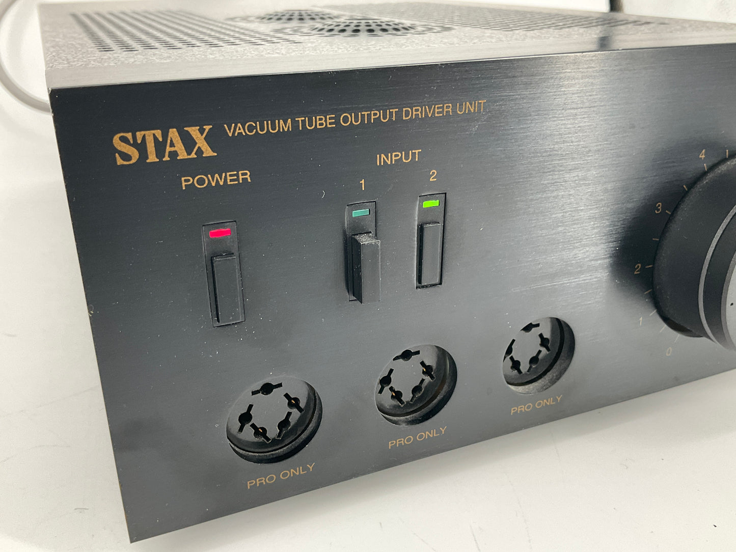 Kopfhörer "SR007 MK1" von STAX mit dem dazugehörigem Röhren-Vorverstärker und Verlängerungskabel