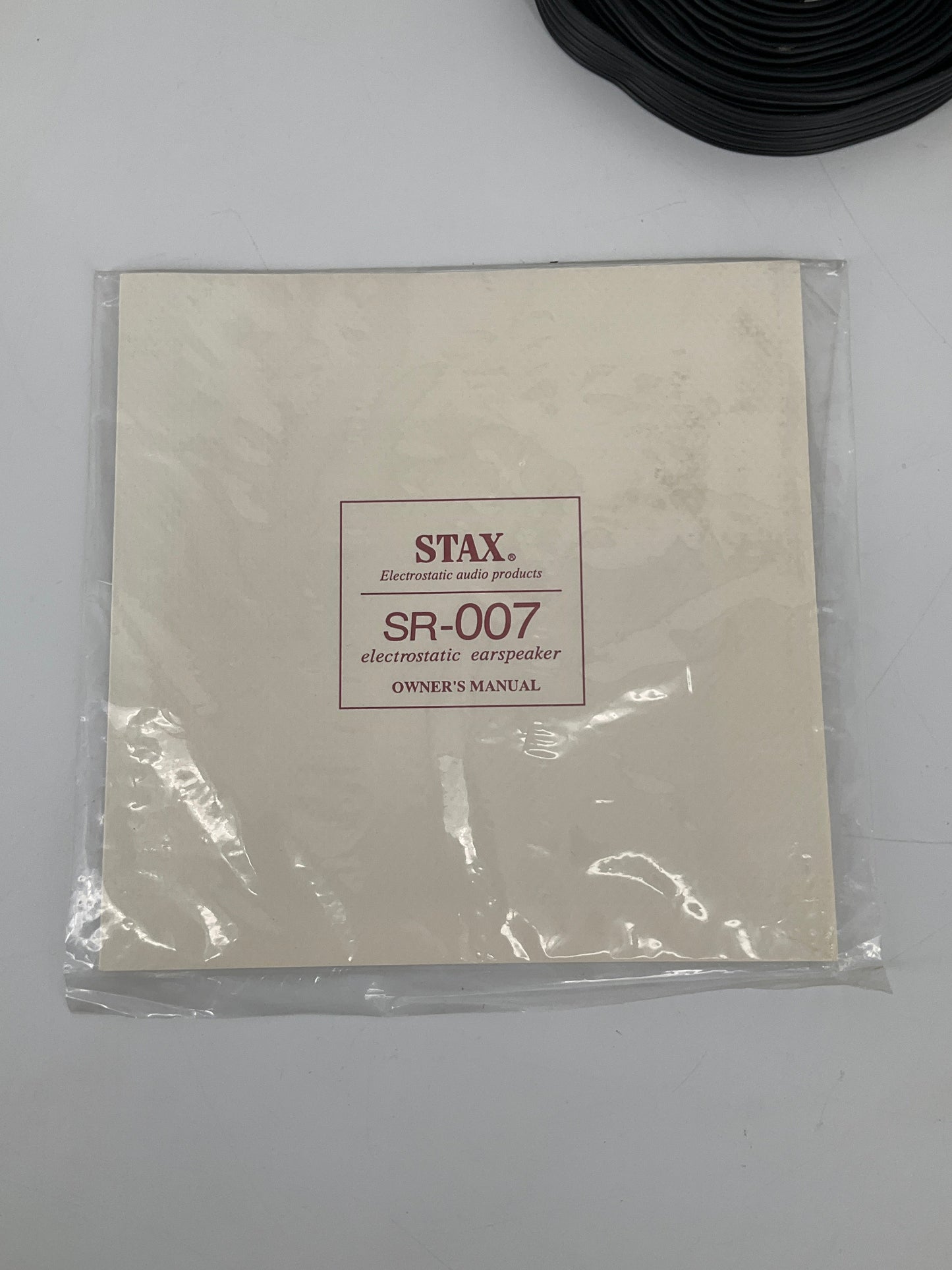 Kopfhörer "SR007 MK1" von STAX mit dem dazugehörigem Röhren-Vorverstärker und Verlängerungskabel