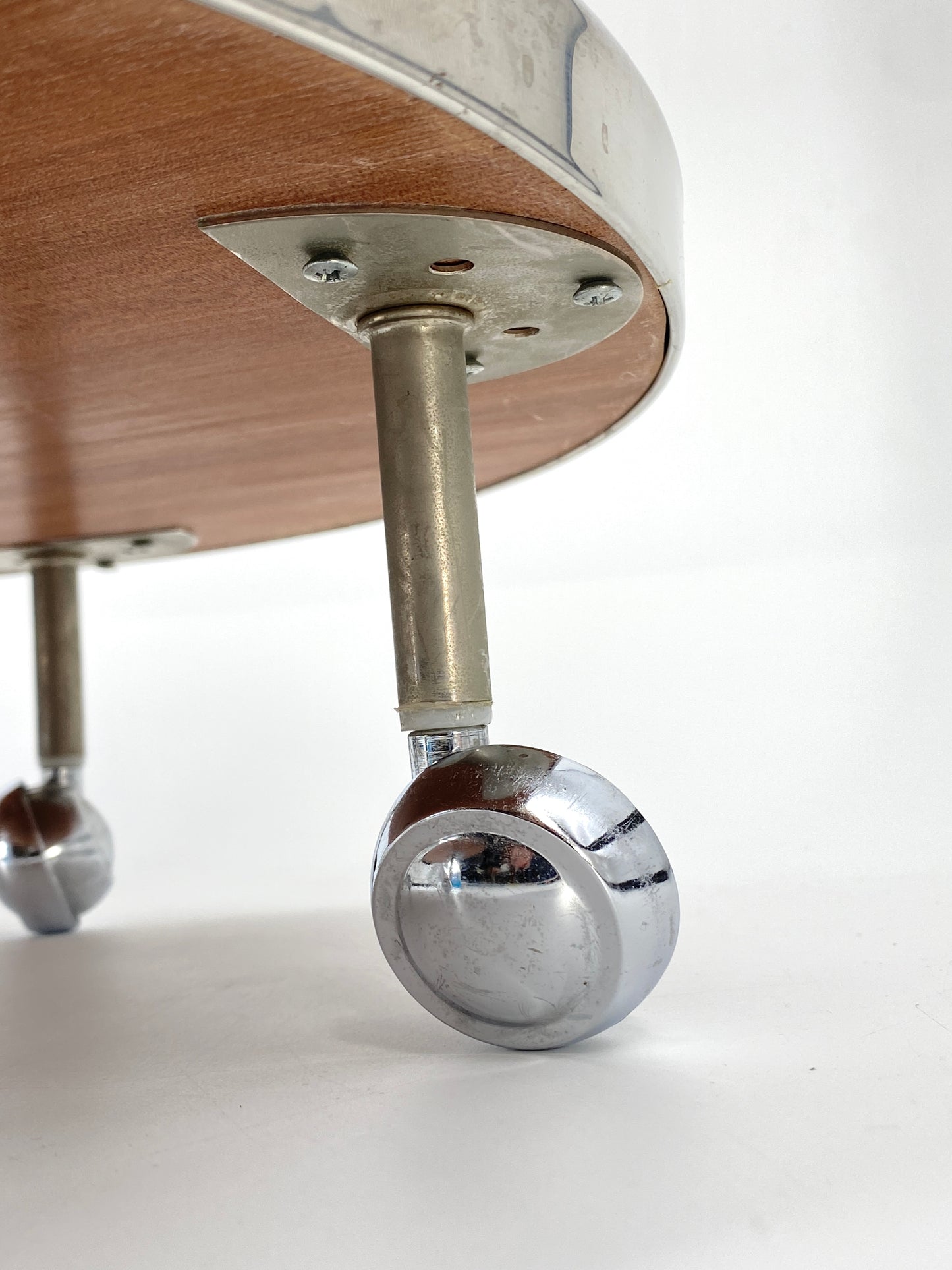 Art Deco Beistelltisch auf Rollen, Holz, Chrom