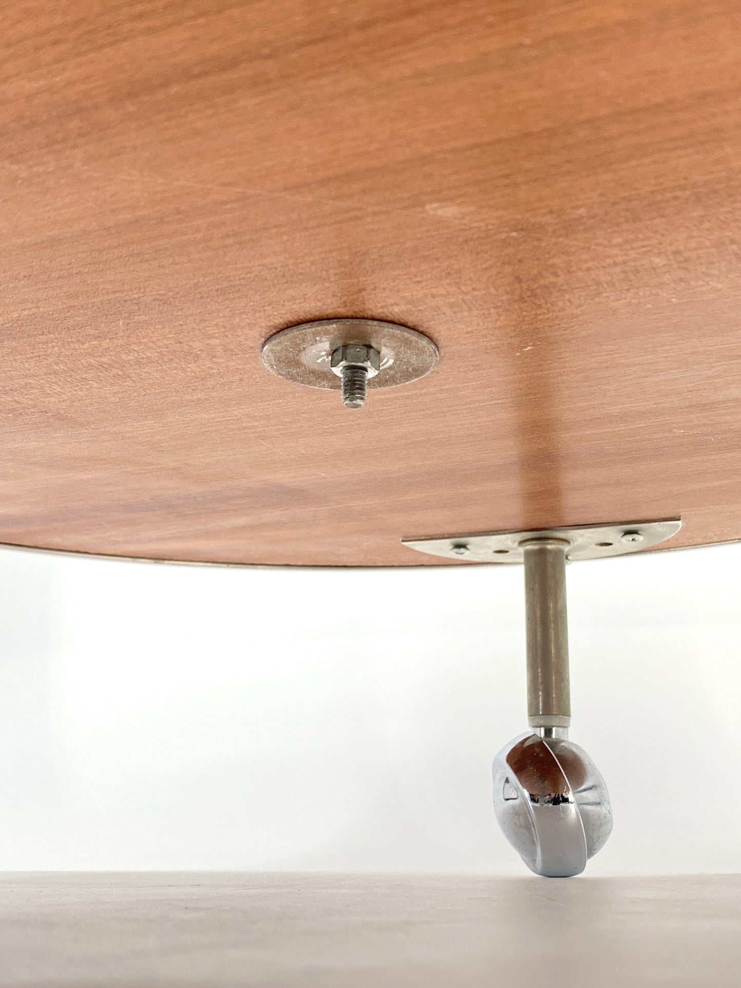 Art Deco Beistelltisch auf Rollen, Holz, Chrom