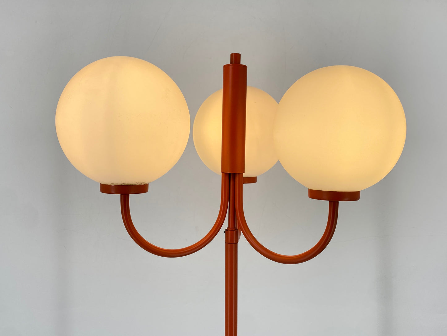 Vintage Stehlampe in leuchtend-orange von Leclair & Schäfer, Deutschland 1970er