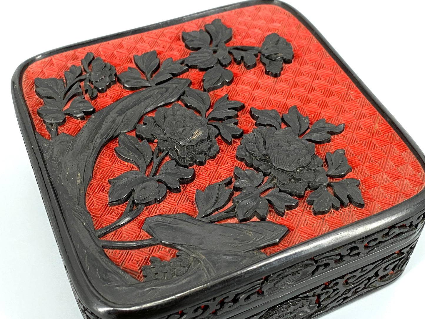 Chinesische Lackarbeit Ensemble aus Aschenbecher und Deckeldose