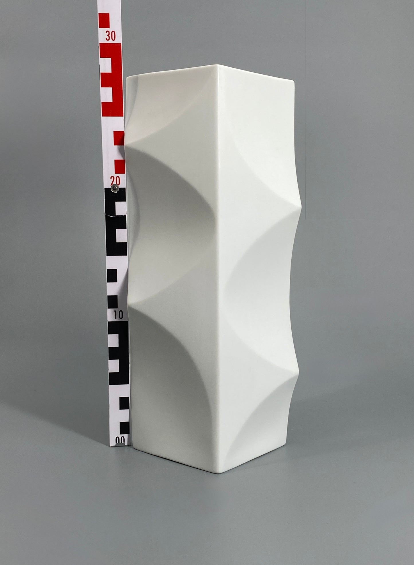 Op-Art Vase "Archais" von Heinrich Fuchs für Hutschenreuther, Biskuitporzellan, Deutschland 70er