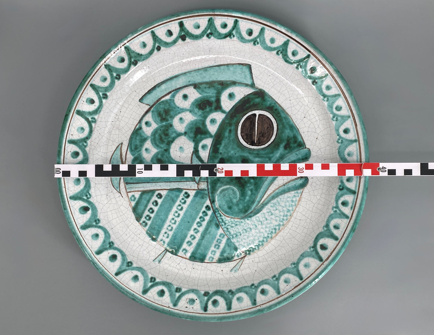 Wandteller mit Fischmotiv von Günther Stüdemann (1890–1981) aus den 40ern