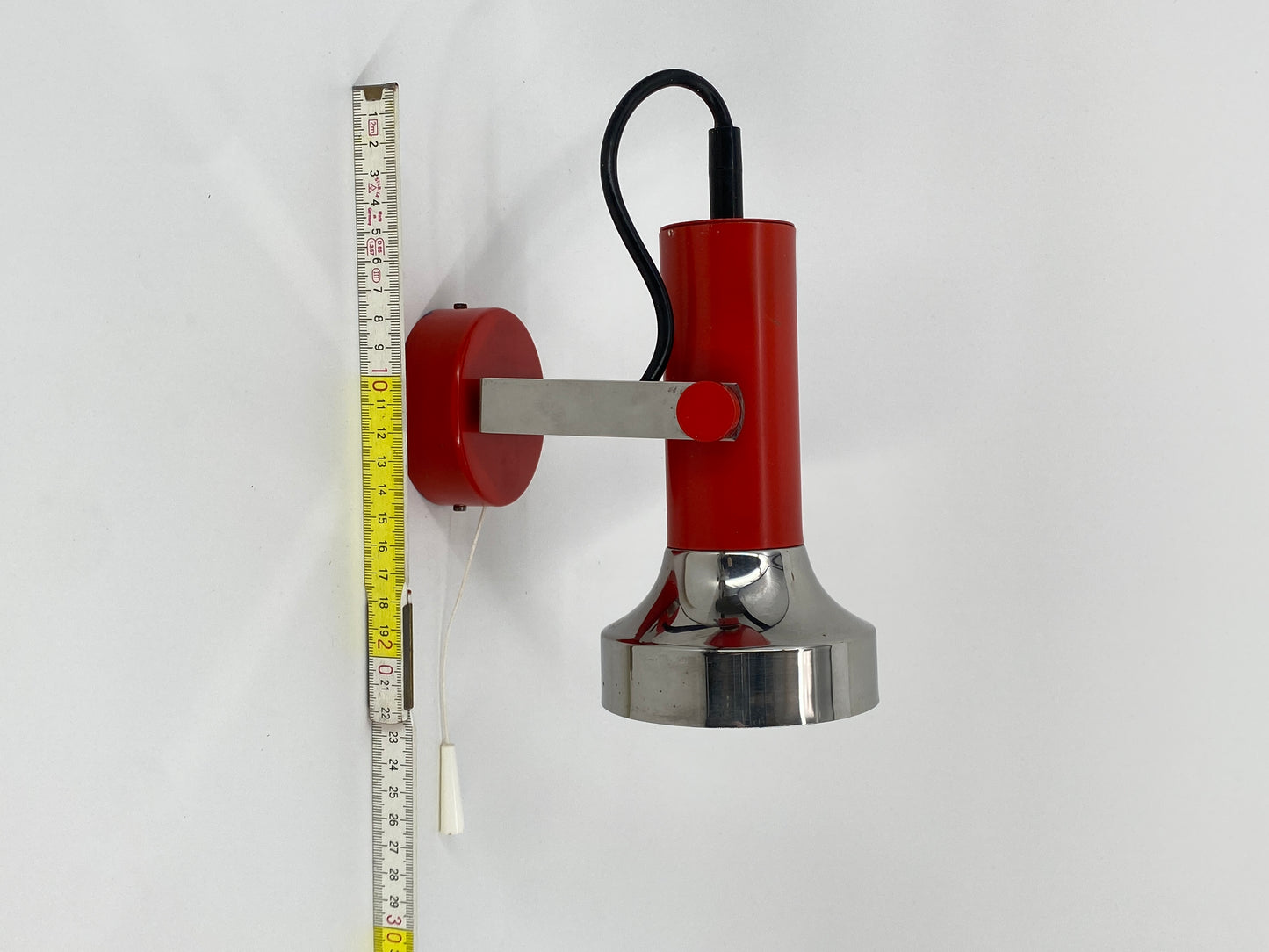 1V2 Wandlampen Spot aus Metall in Rot und Chrom, 1970er Deutschland