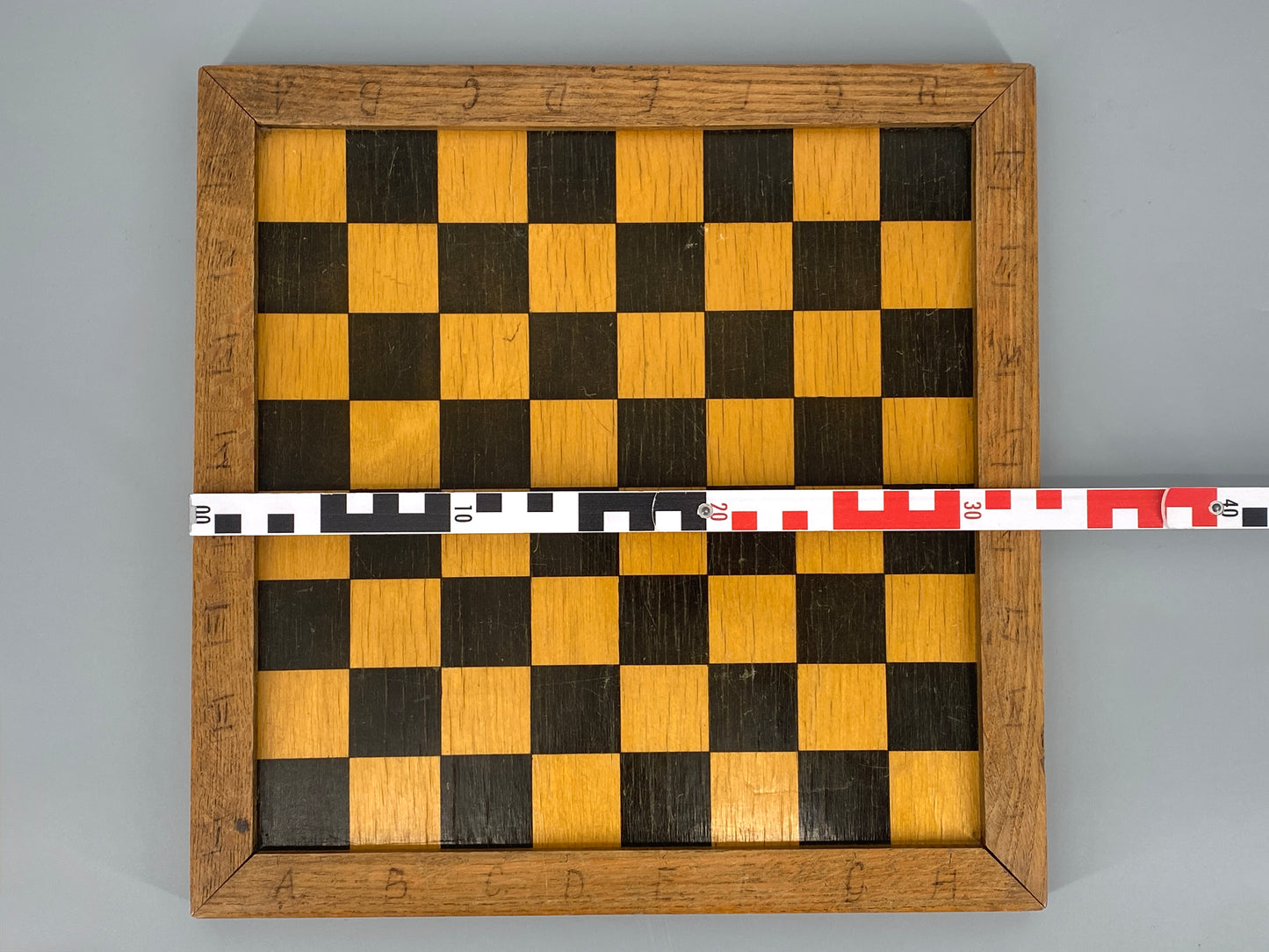 Vintage Schachbrett aus Holz, gemalt, lackiert