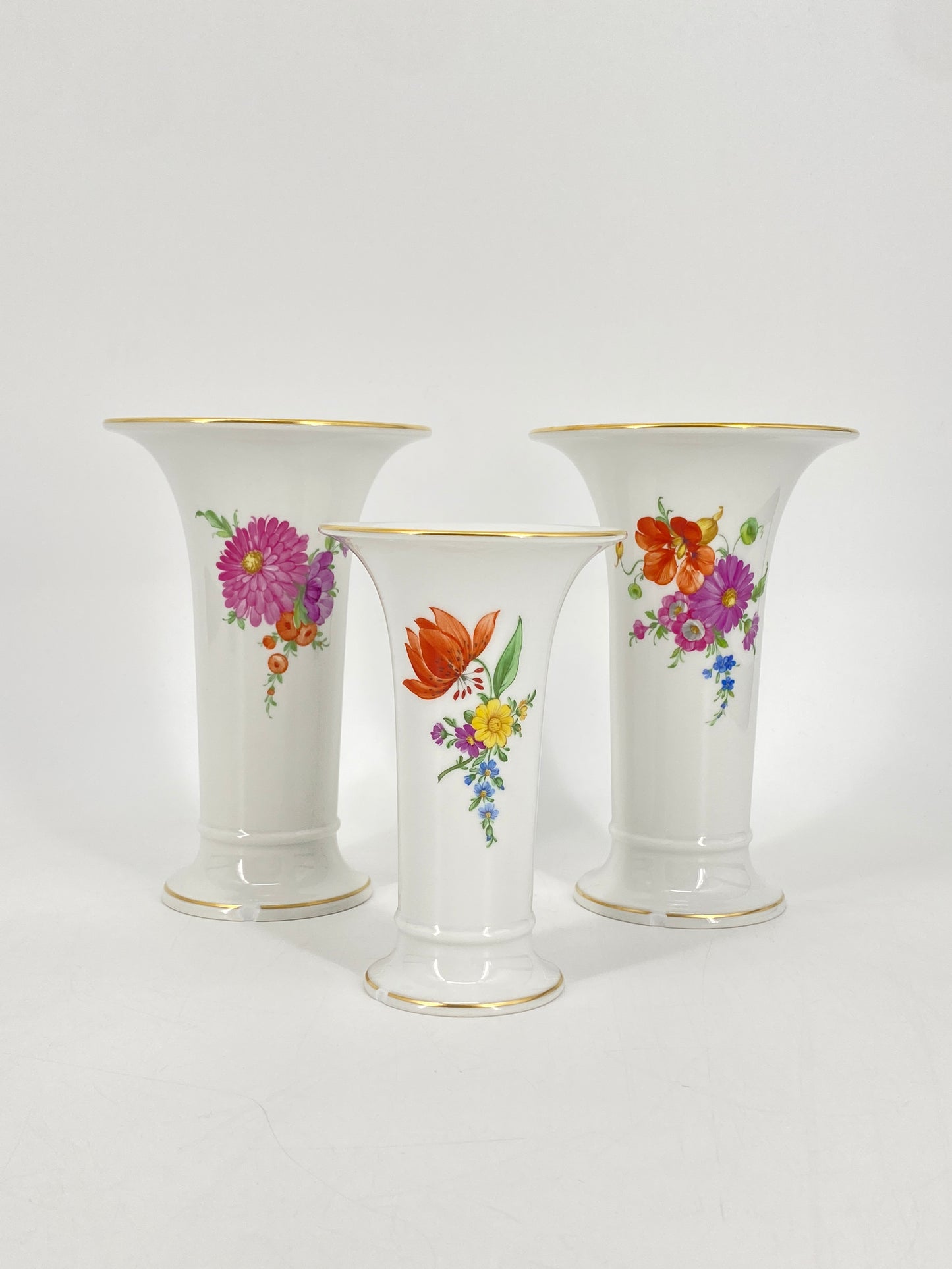 3er Set beschädigte Porzellan Vasen mit Blumendekor von KPM, Berlin 60er bis 90er