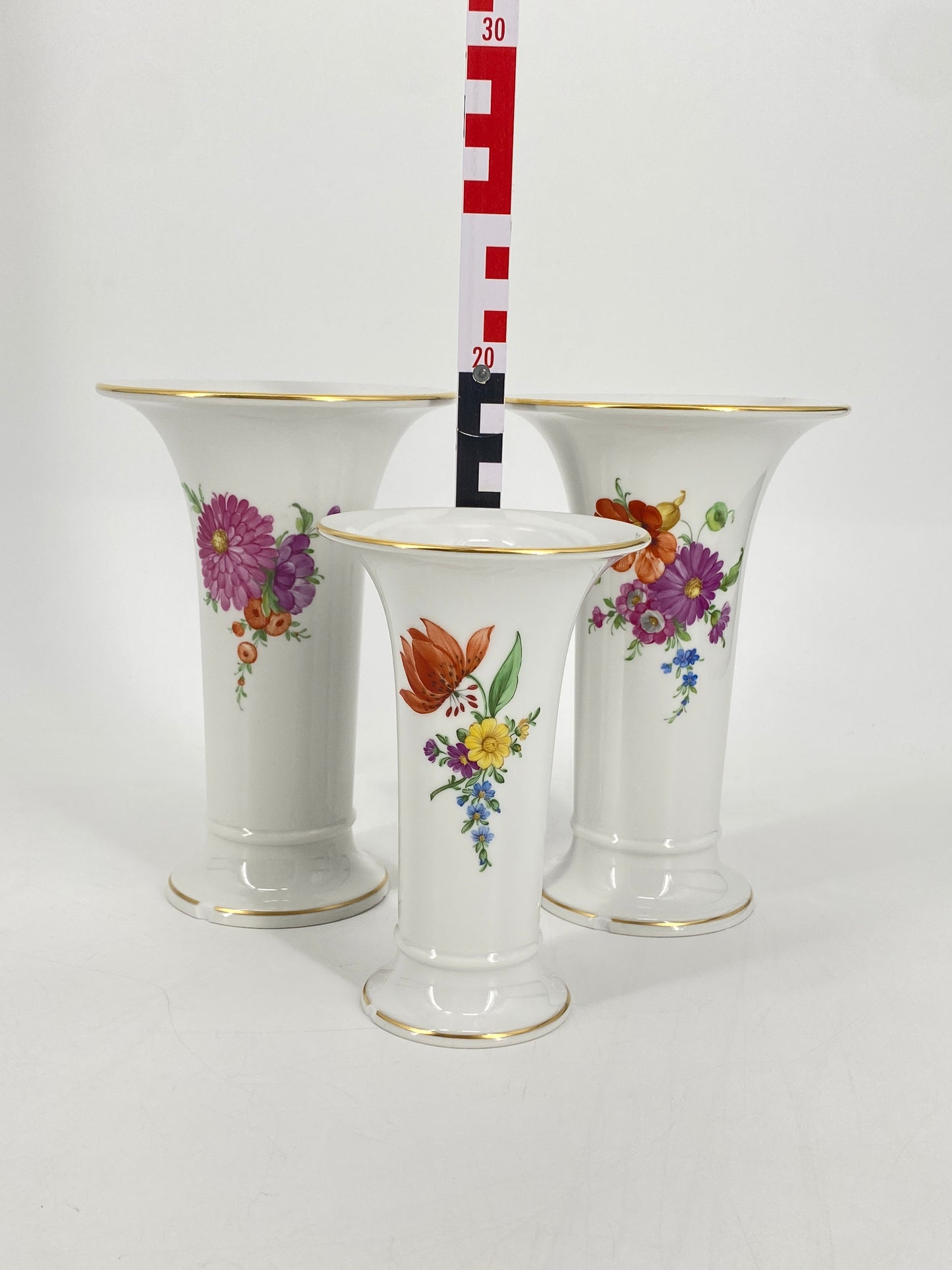 3er Set beschädigte Porzellan Vasen mit Blumendekor von KPM, Berlin 60er bis 90er