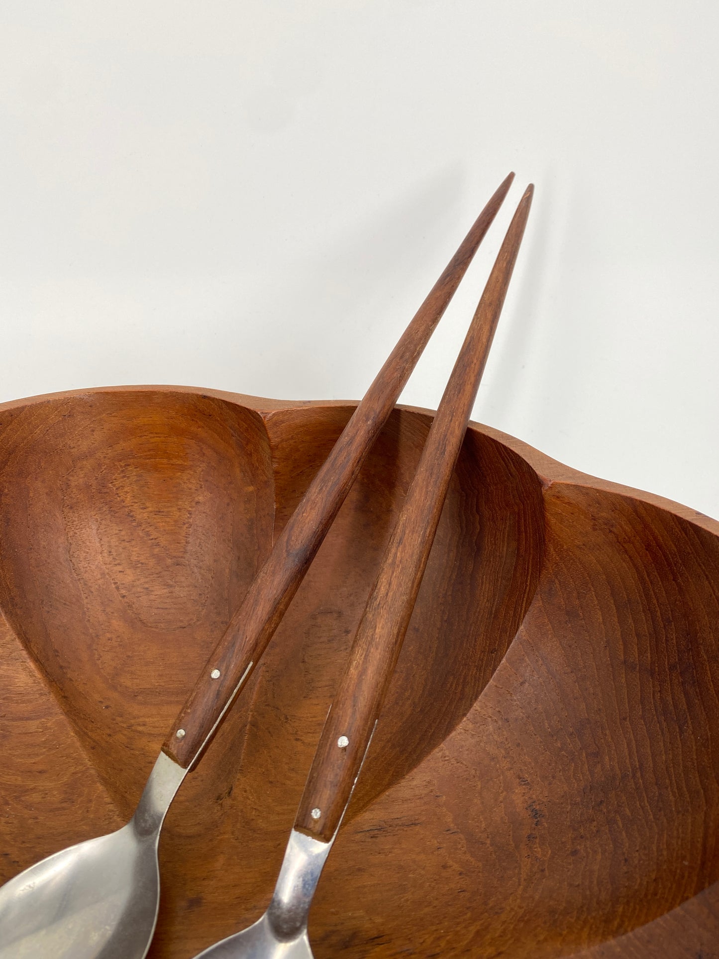 Schüssel und Salatbesteck aus Teak, 60er 70er