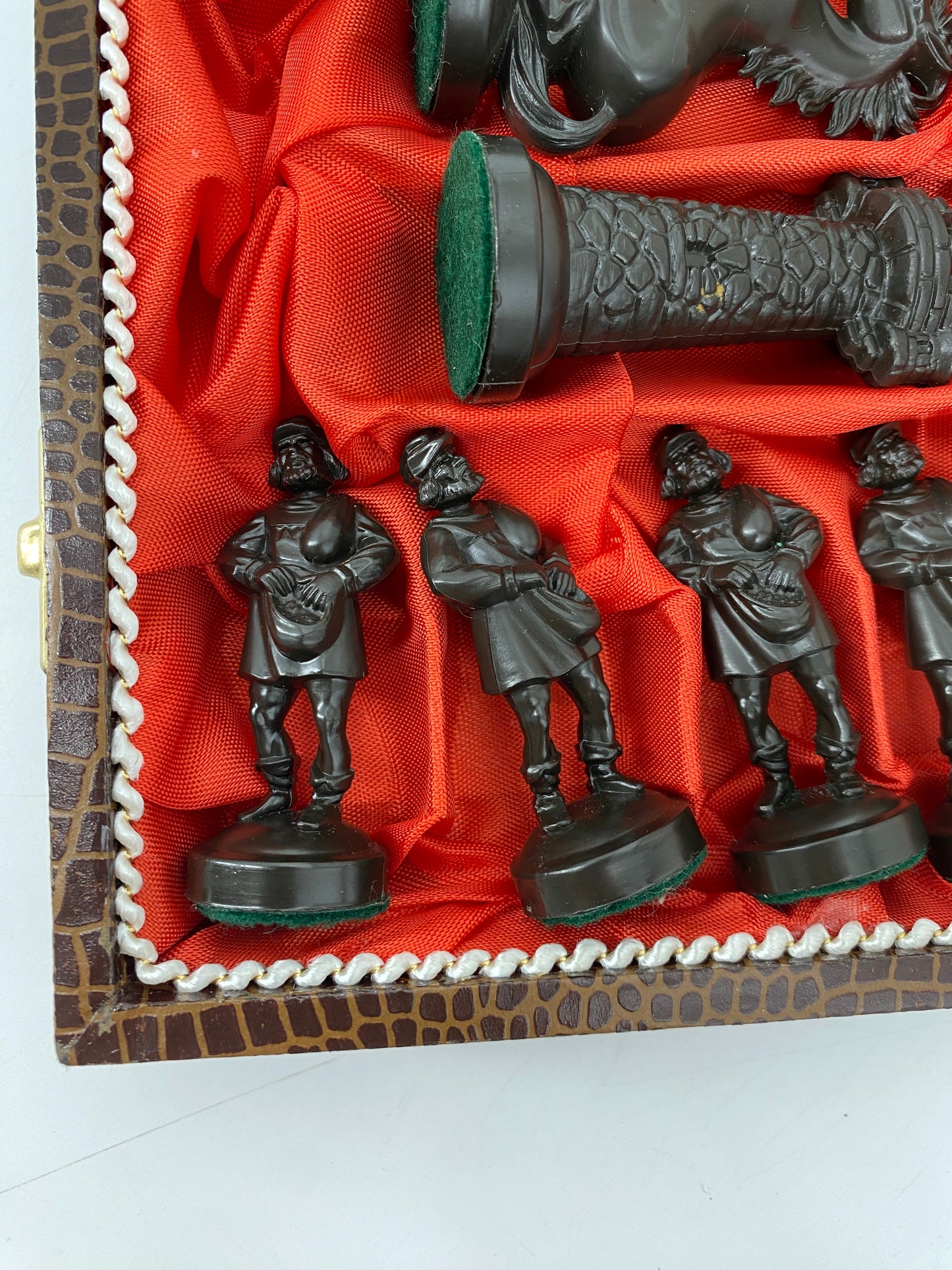 Schachfiguren Set mit Koffer