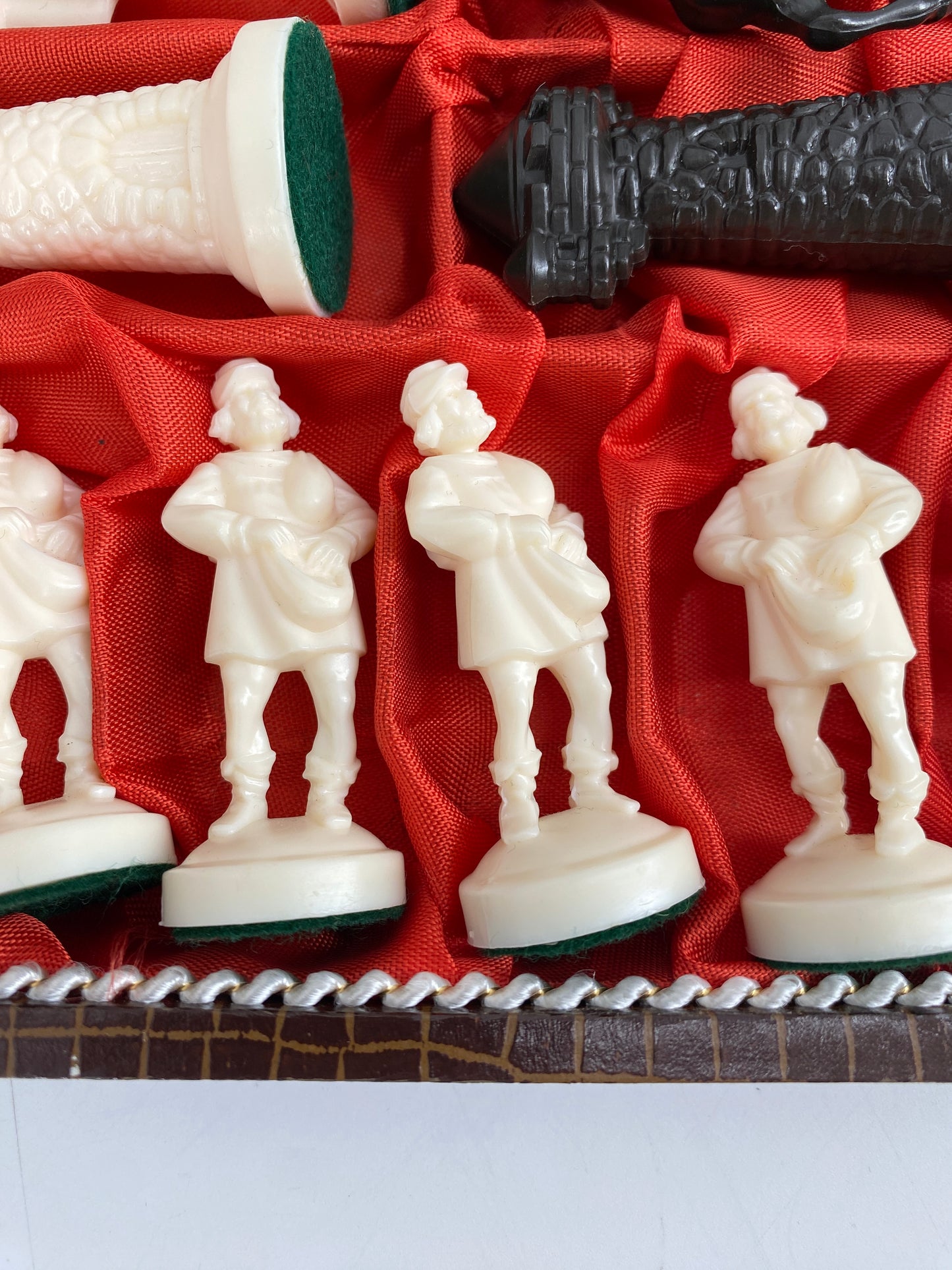 Schachfiguren Set mit Koffer
