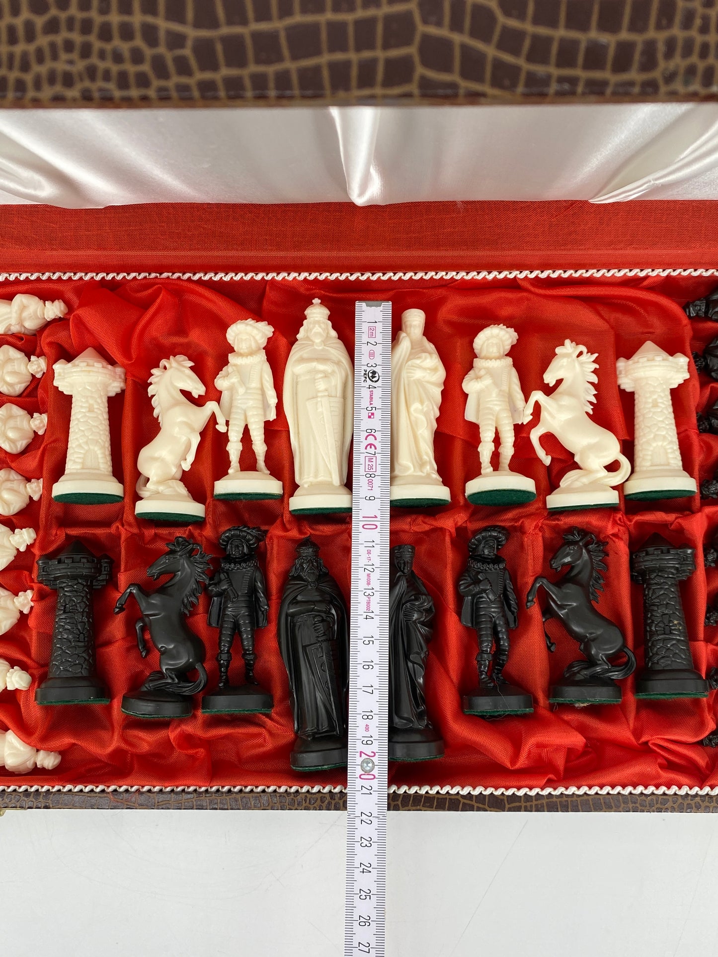 Schachfiguren Set mit Koffer