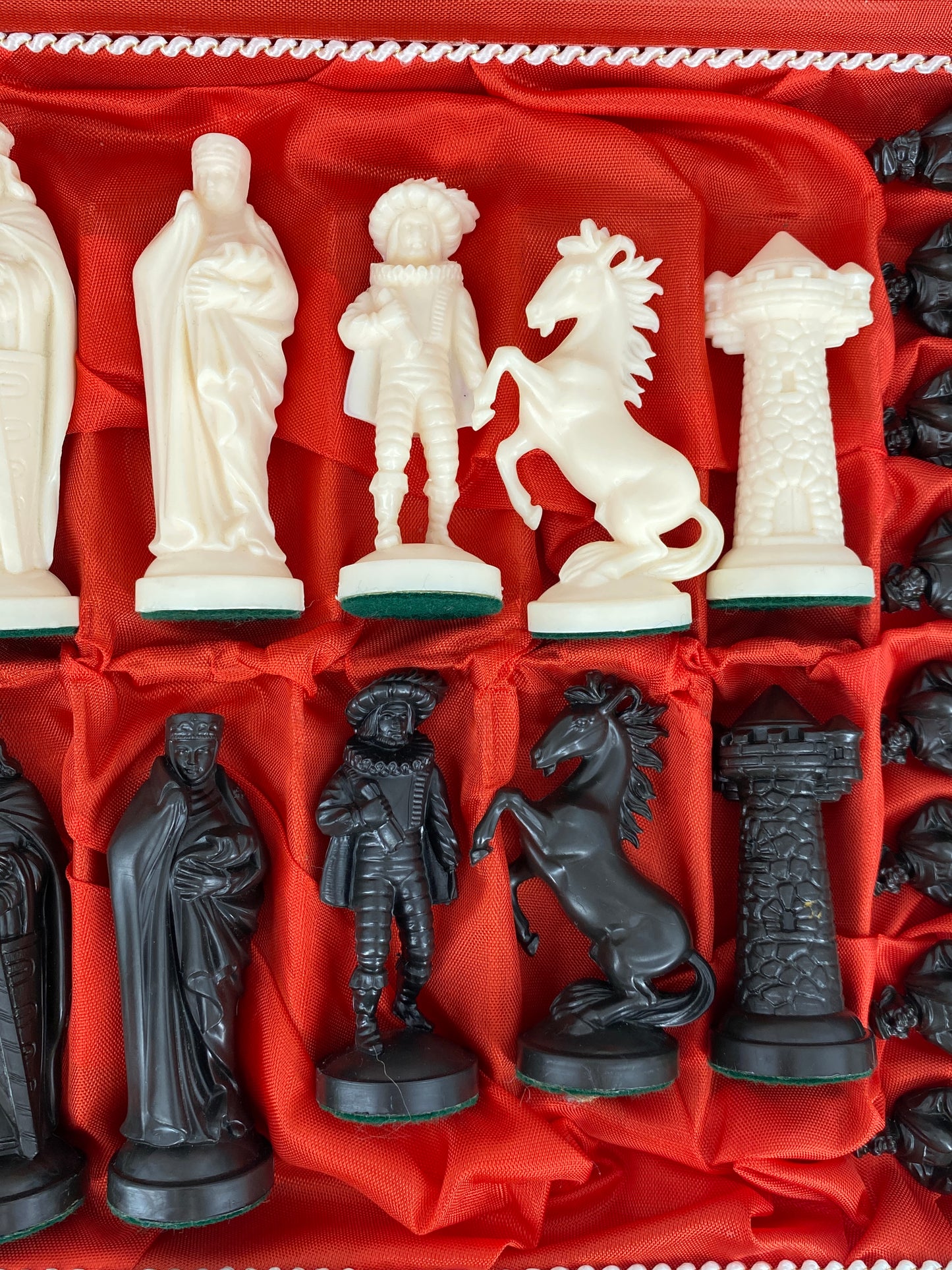 Schachfiguren Set mit Koffer