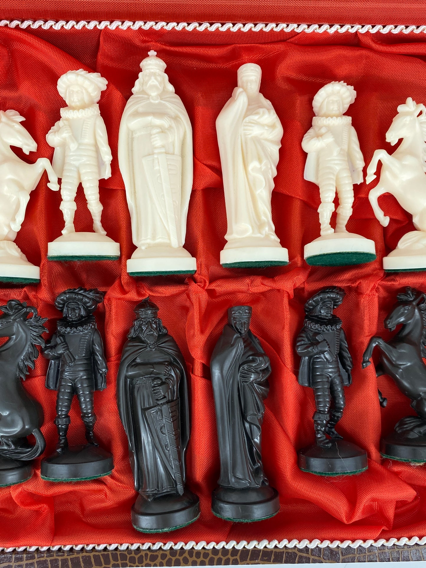 Schachfiguren Set mit Koffer