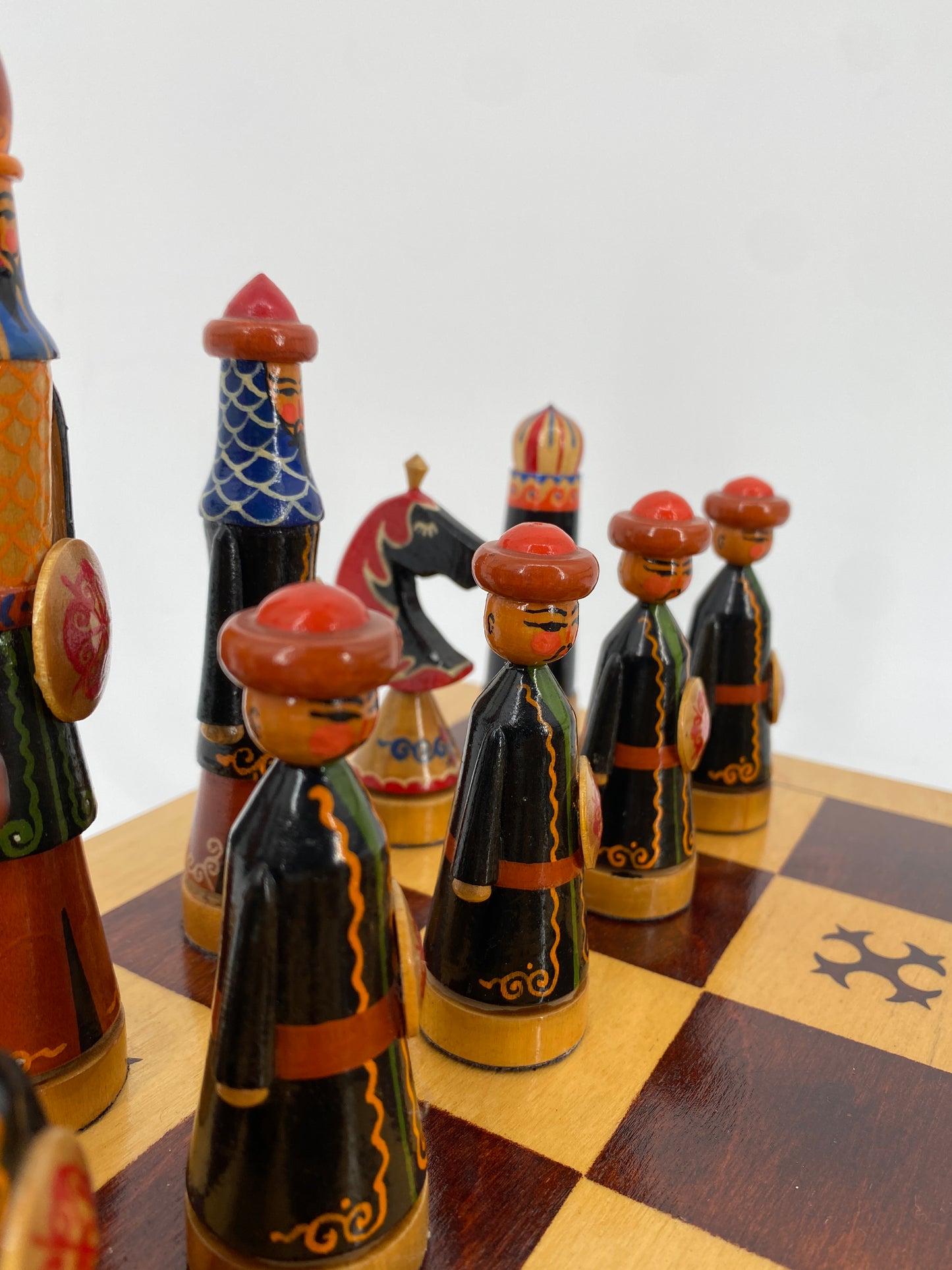 Handbemaltes Schachspiel, Sowjet Union Kirgistan 1960er