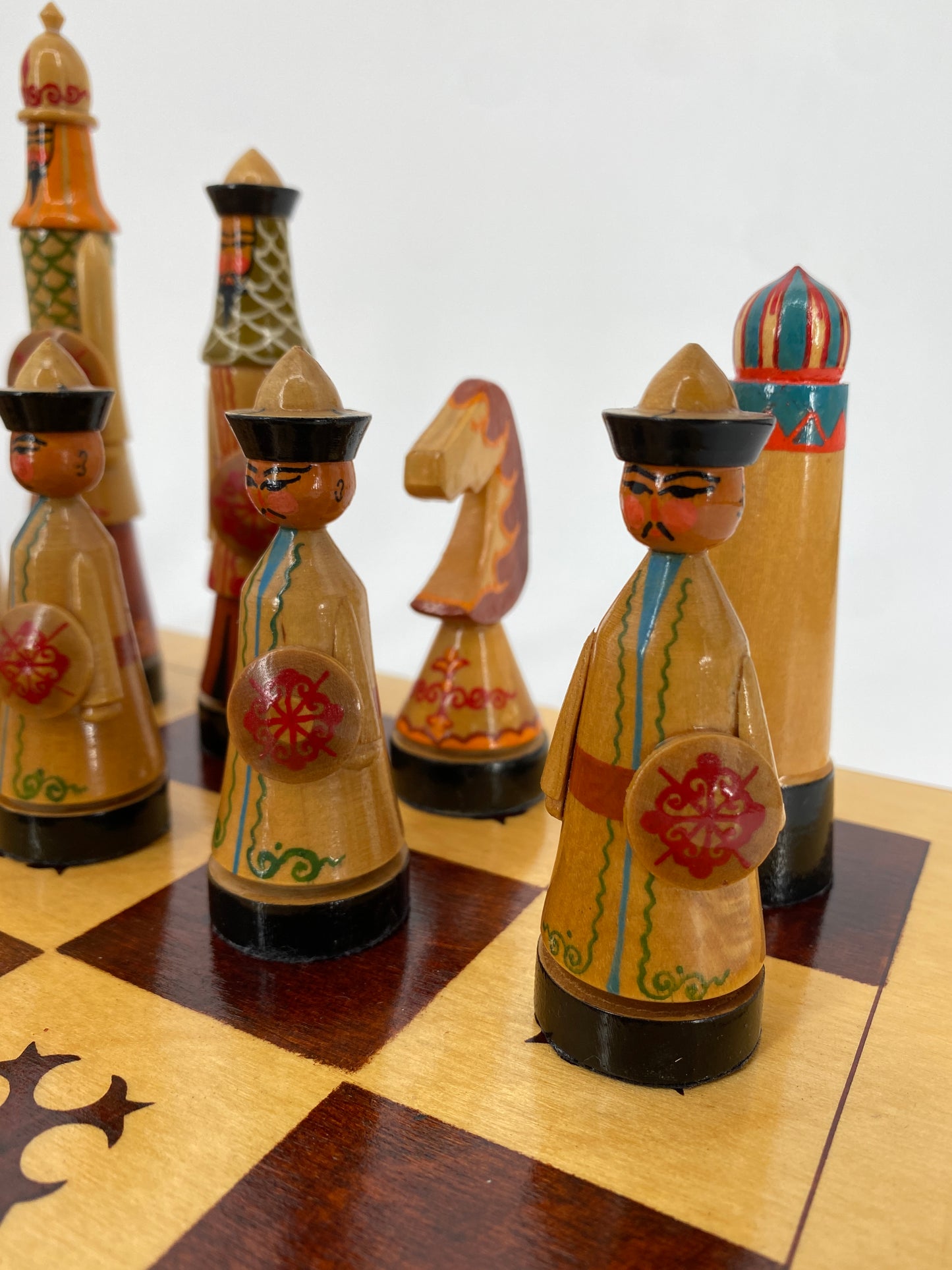 Handbemaltes Schachspiel, Sowjet Union Kirgistan 1960er
