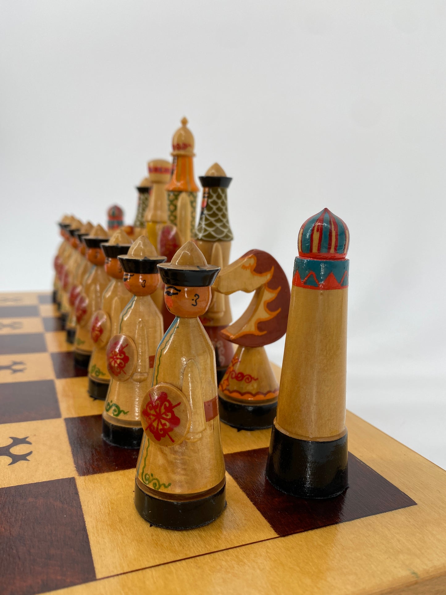 Handbemaltes Schachspiel, Sowjet Union Kirgistan 1960er