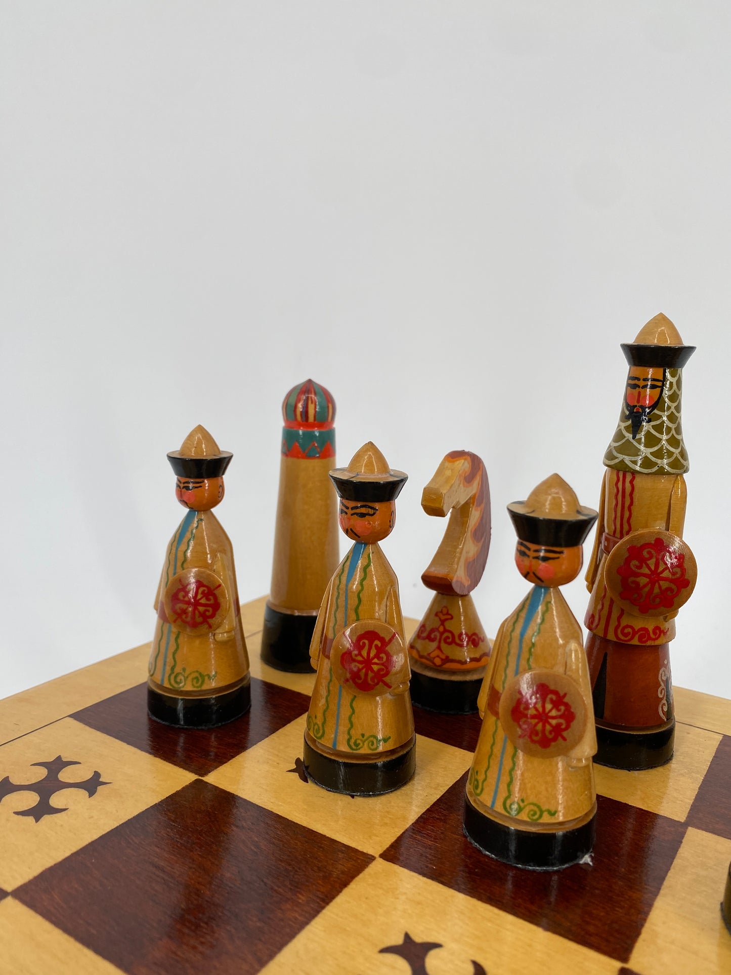 Handbemaltes Schachspiel, Sowjet Union Kirgistan 1960er