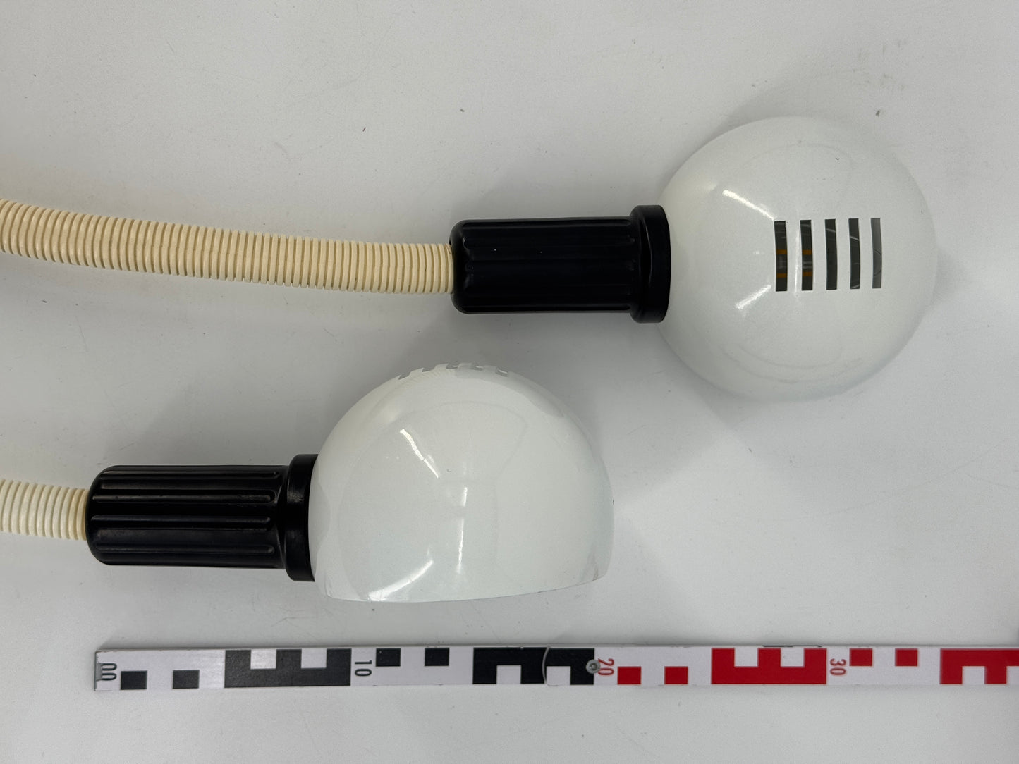 Paar Klemmlampen mit biegsamen Schwanenhals