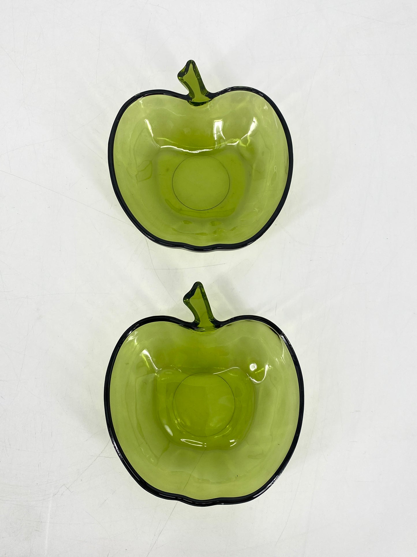 Set aus 10 Glasschalen in Apfelform aus Glas in Grün