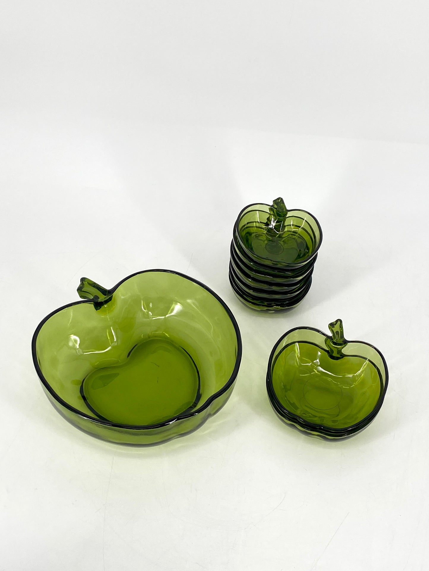 Set aus 10 Glasschalen in Apfelform aus Glas in Grün