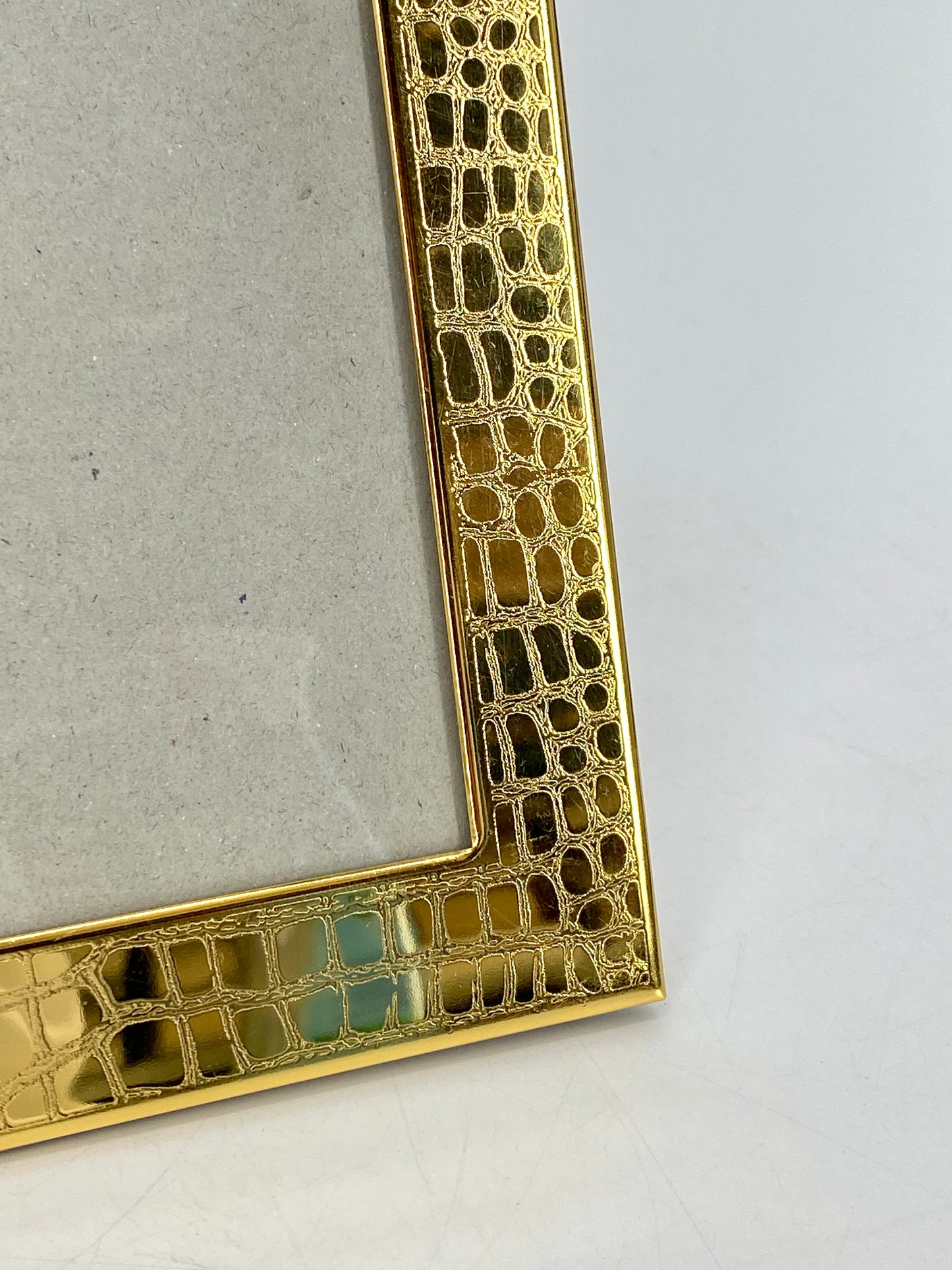 Eleganter Bilderrahmen mit Schlangenmuster in Gold, Made in Italy