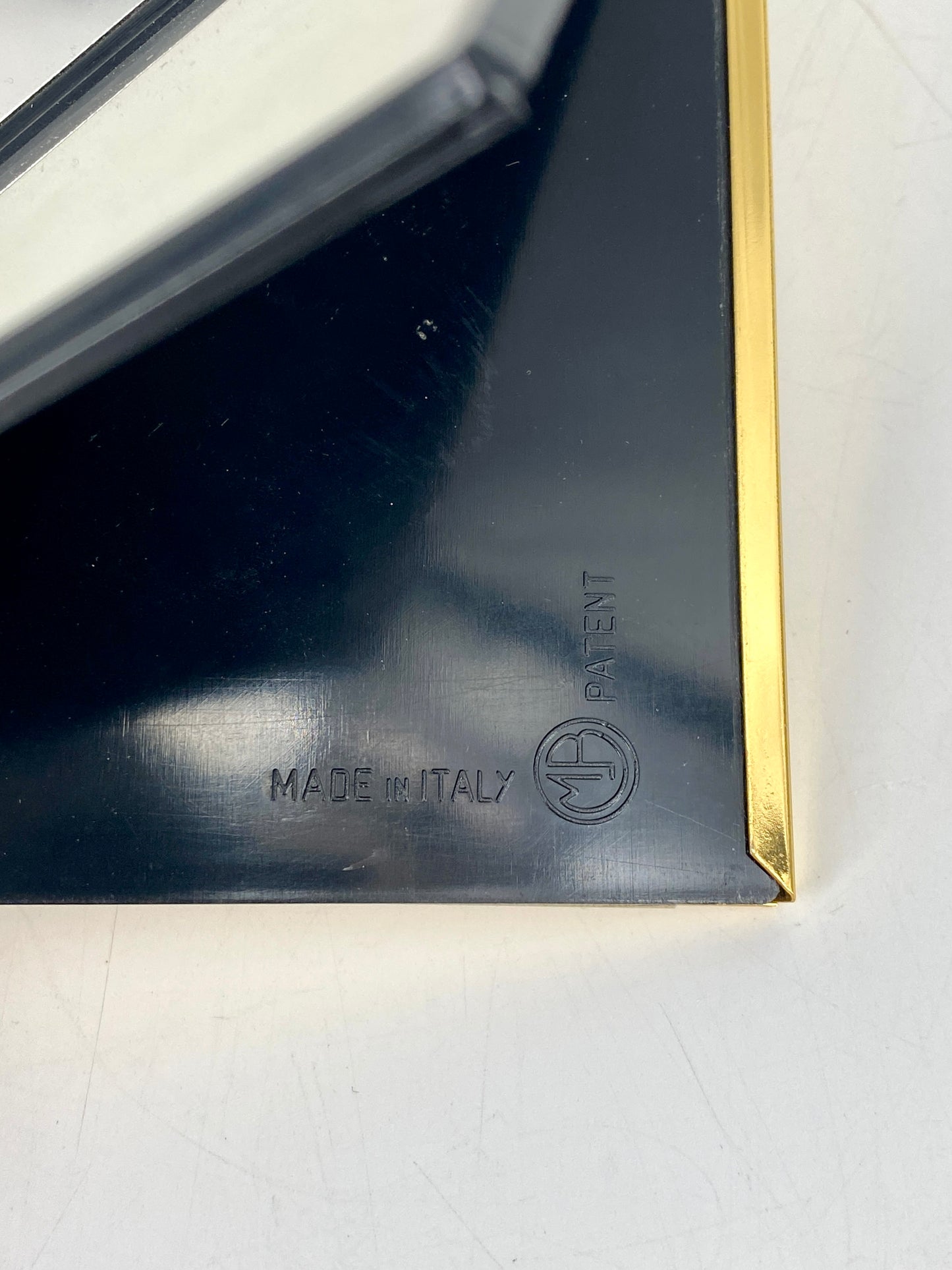 Eleganter Bilderrahmen mit Schlangenmuster in Gold, Made in Italy