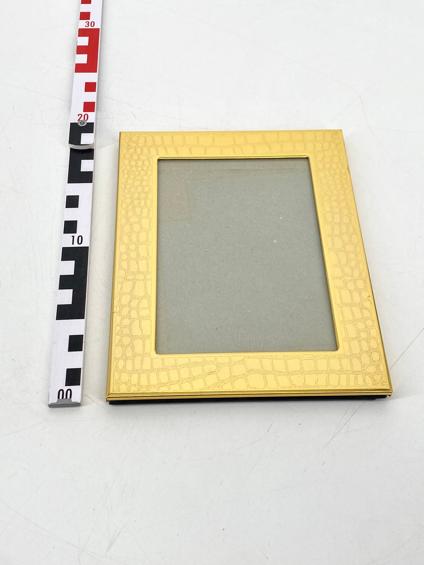 Eleganter Bilderrahmen mit Schlangenmuster in Gold, Made in Italy
