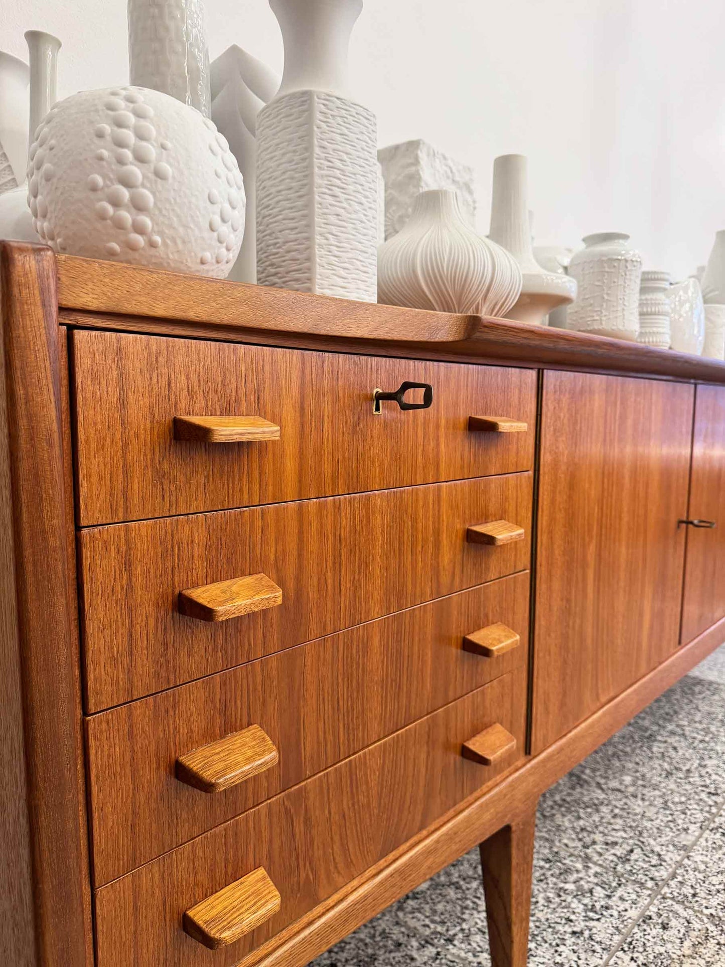 Sideboard aus Teakholz