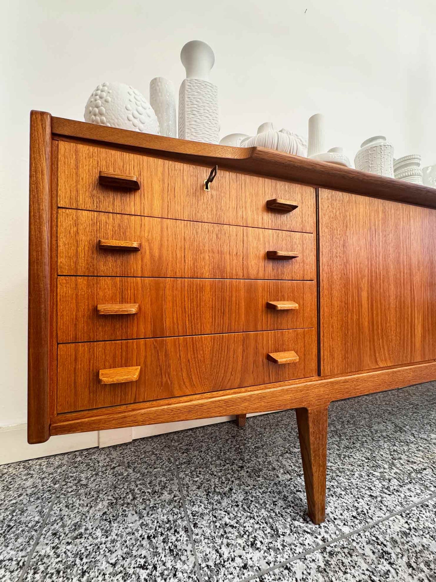 Sideboard aus Teakholz