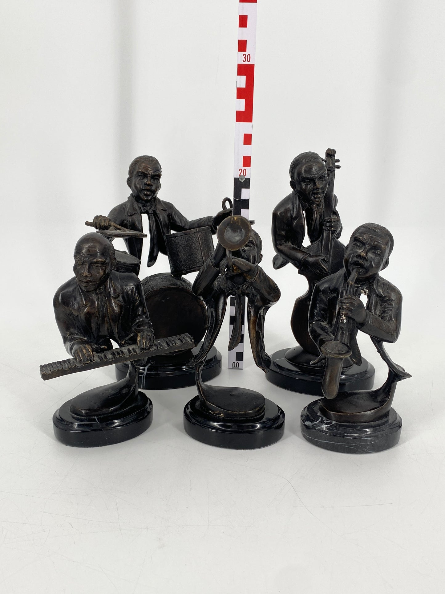 5x abstrakte Jazz Musiker Skulpturen aus Bronze und Marmor
