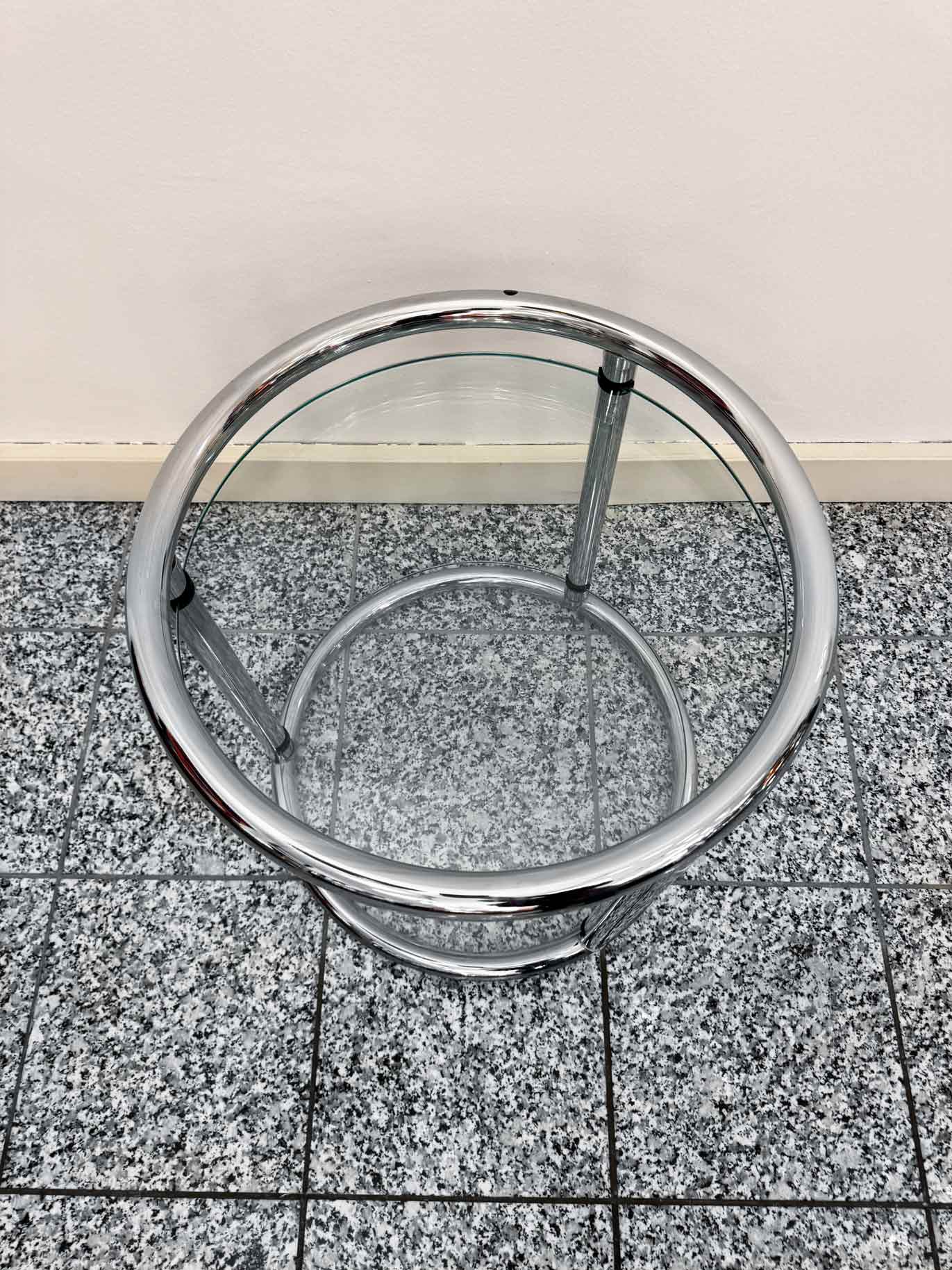 Chromtisch mit Glasplatten